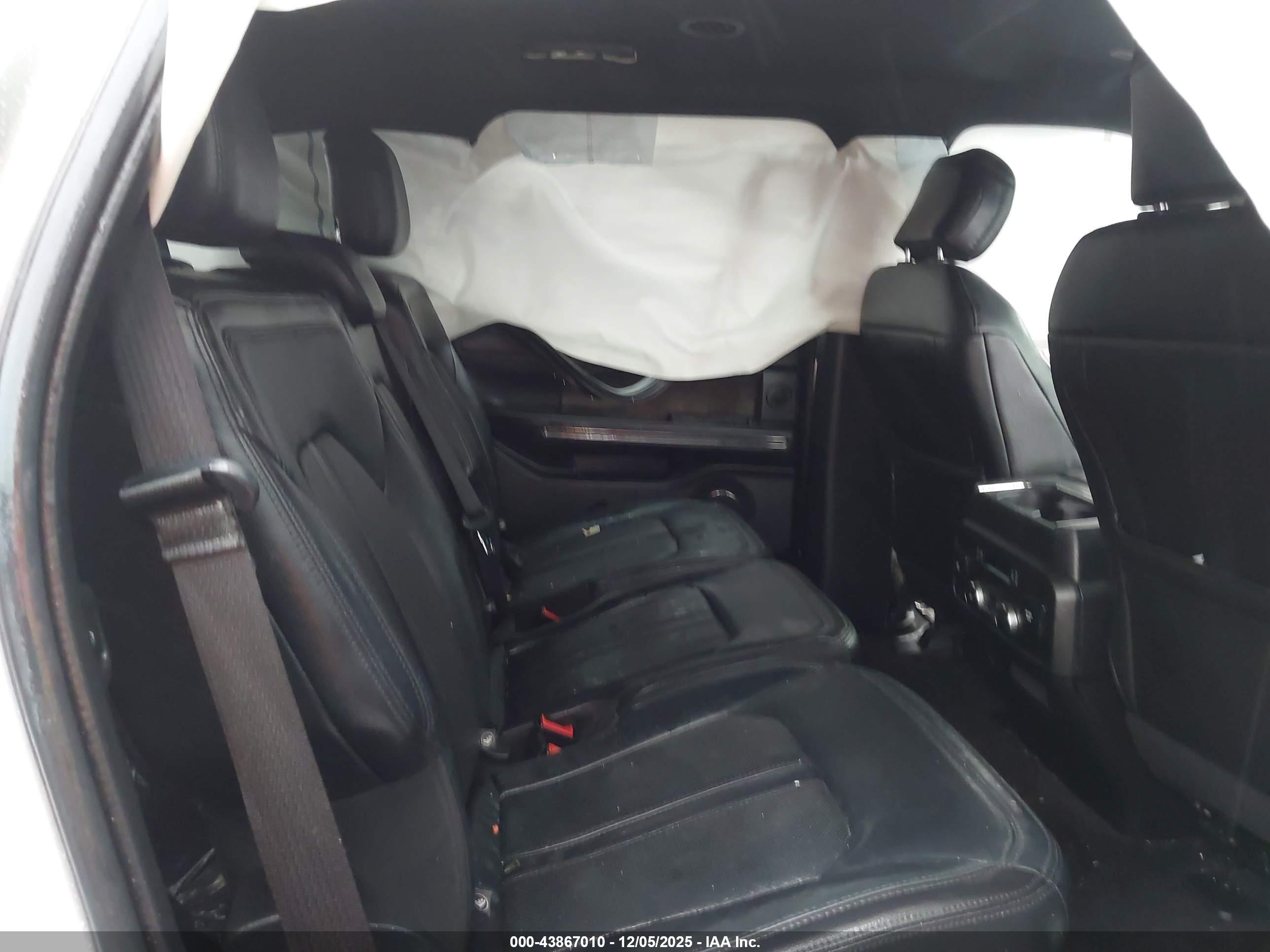 FORD EXPEDITION image 8