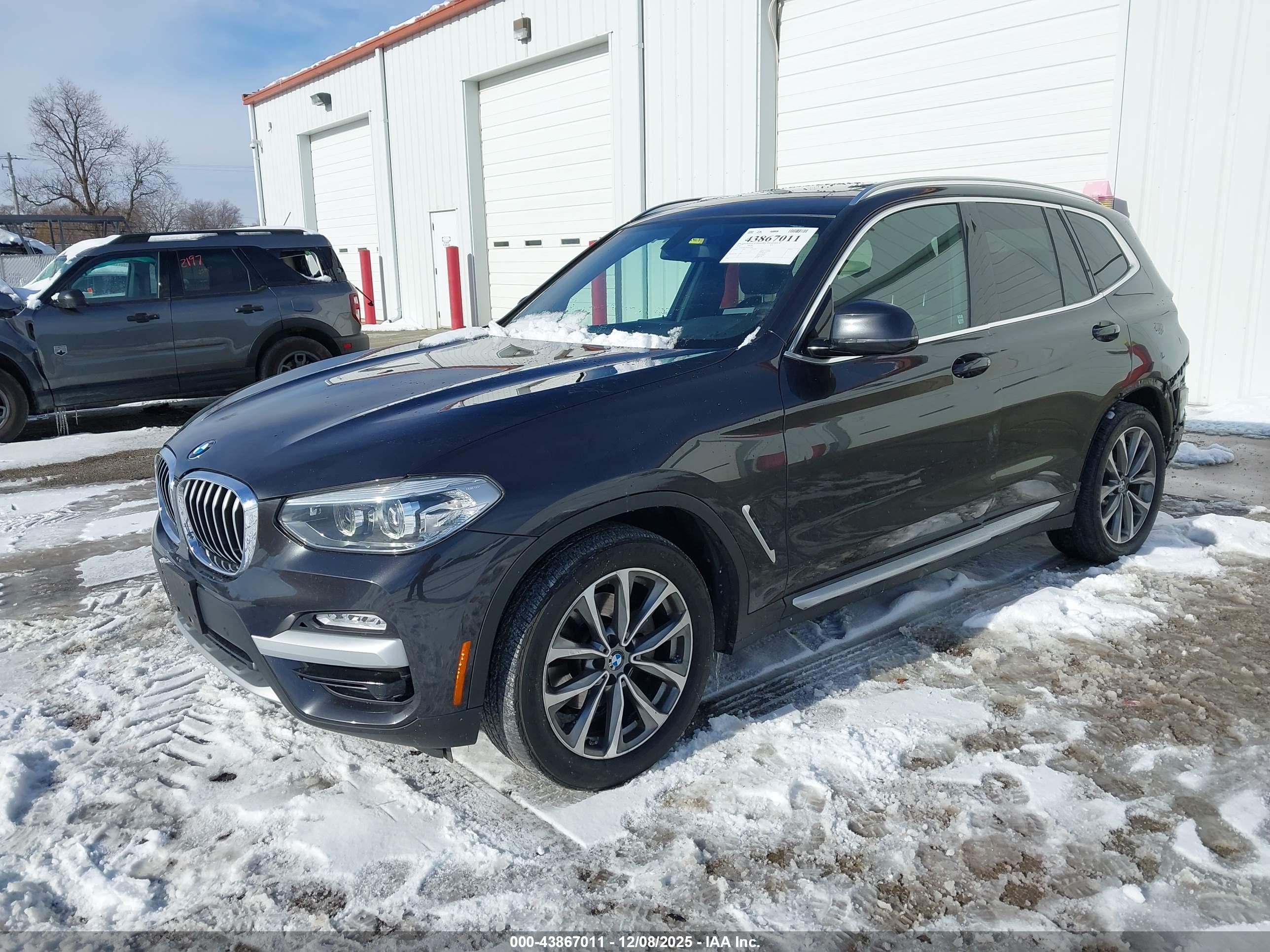 BMW X3 image 2
