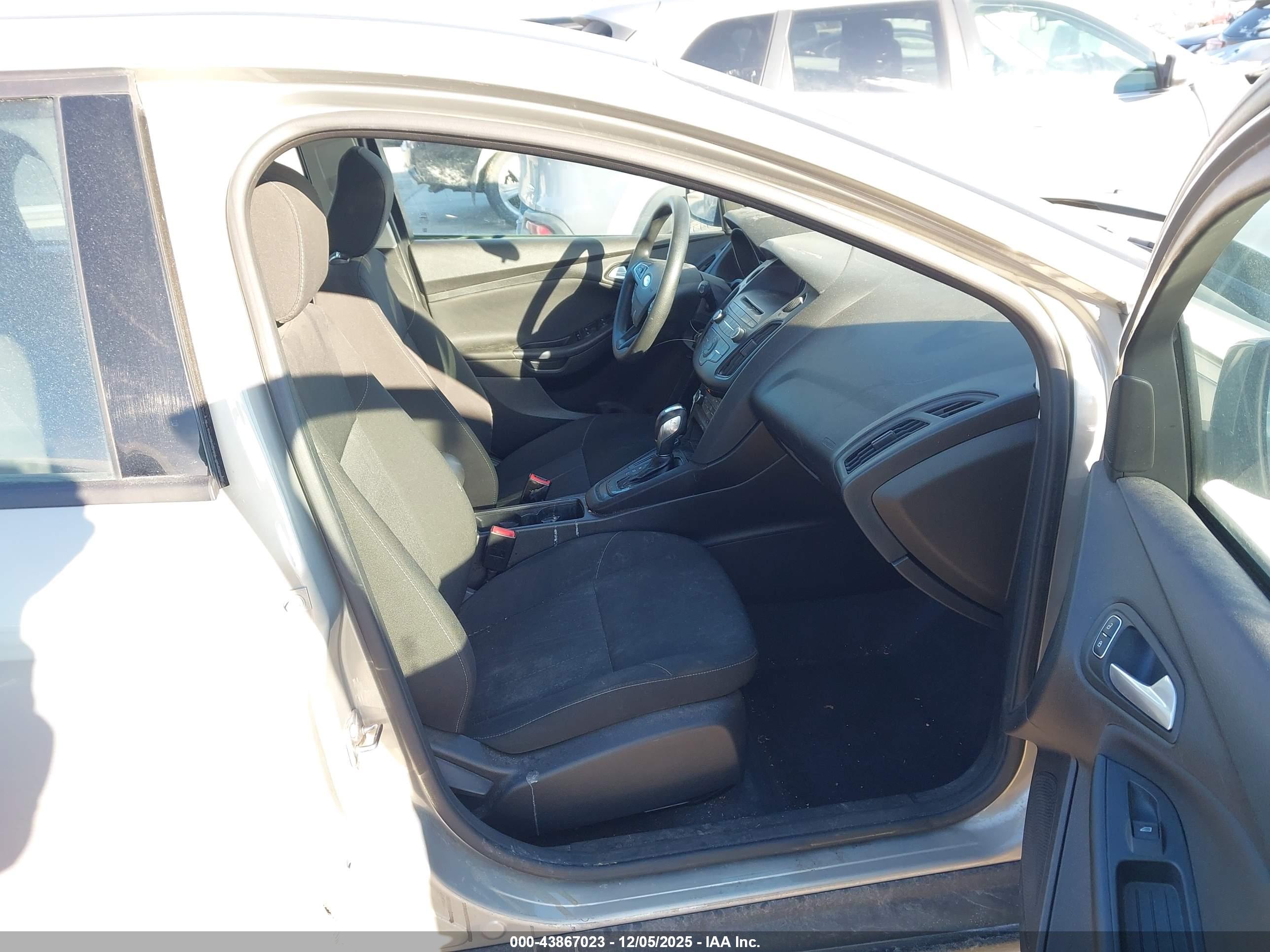 FORD FOCUS image 5