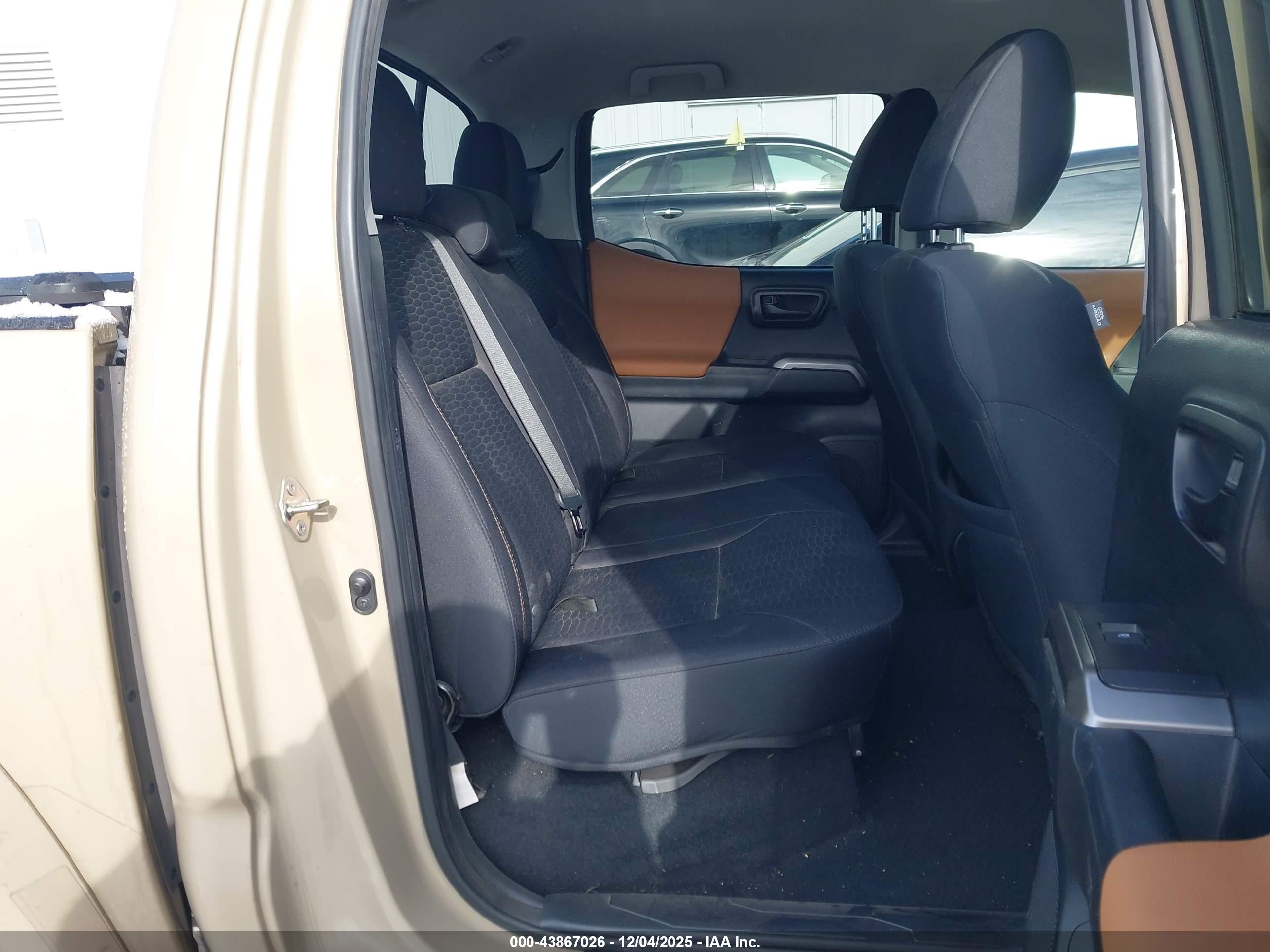 TOYOTA TACOMA image 8