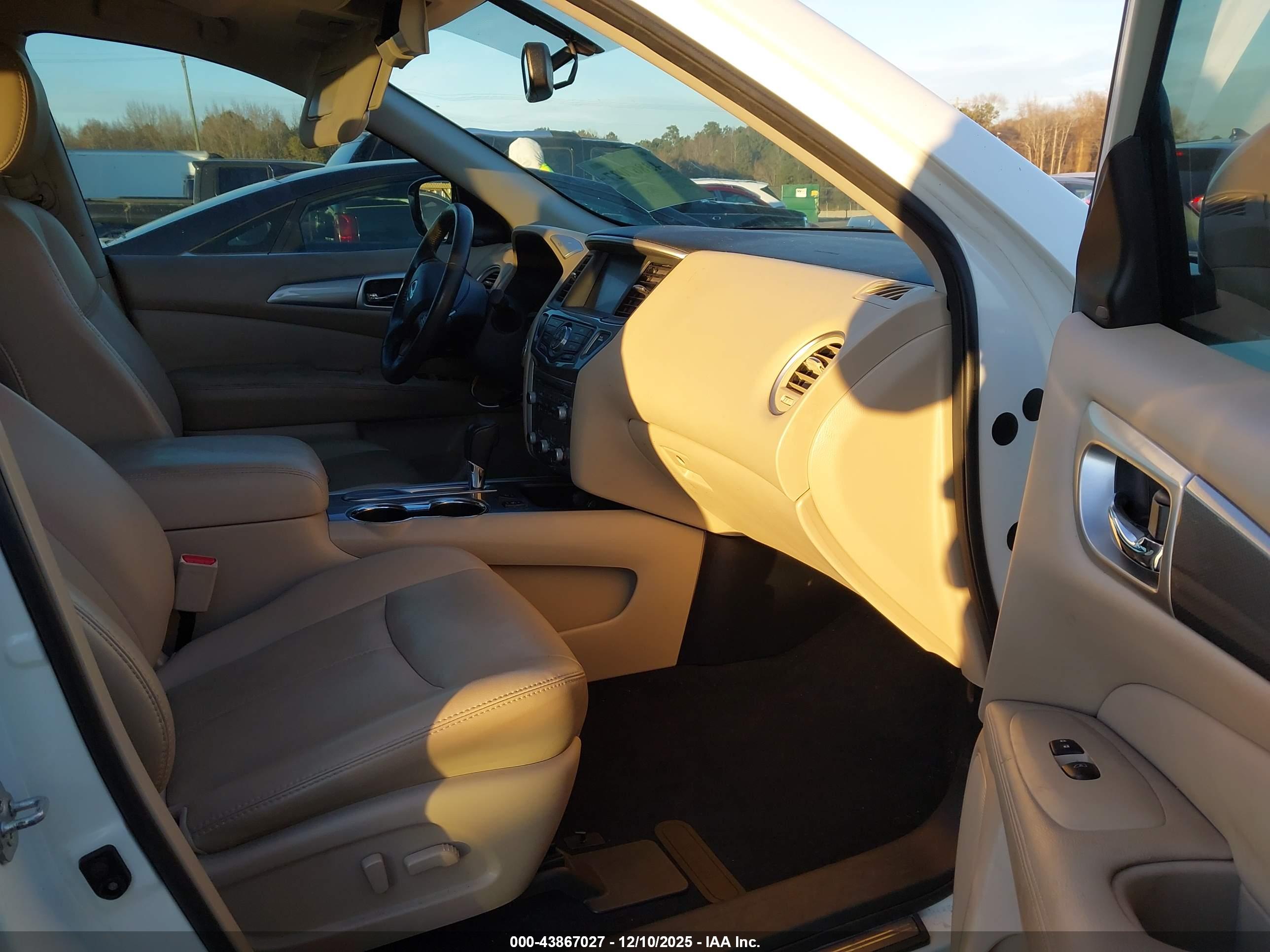 NISSAN PATHFINDER image 5