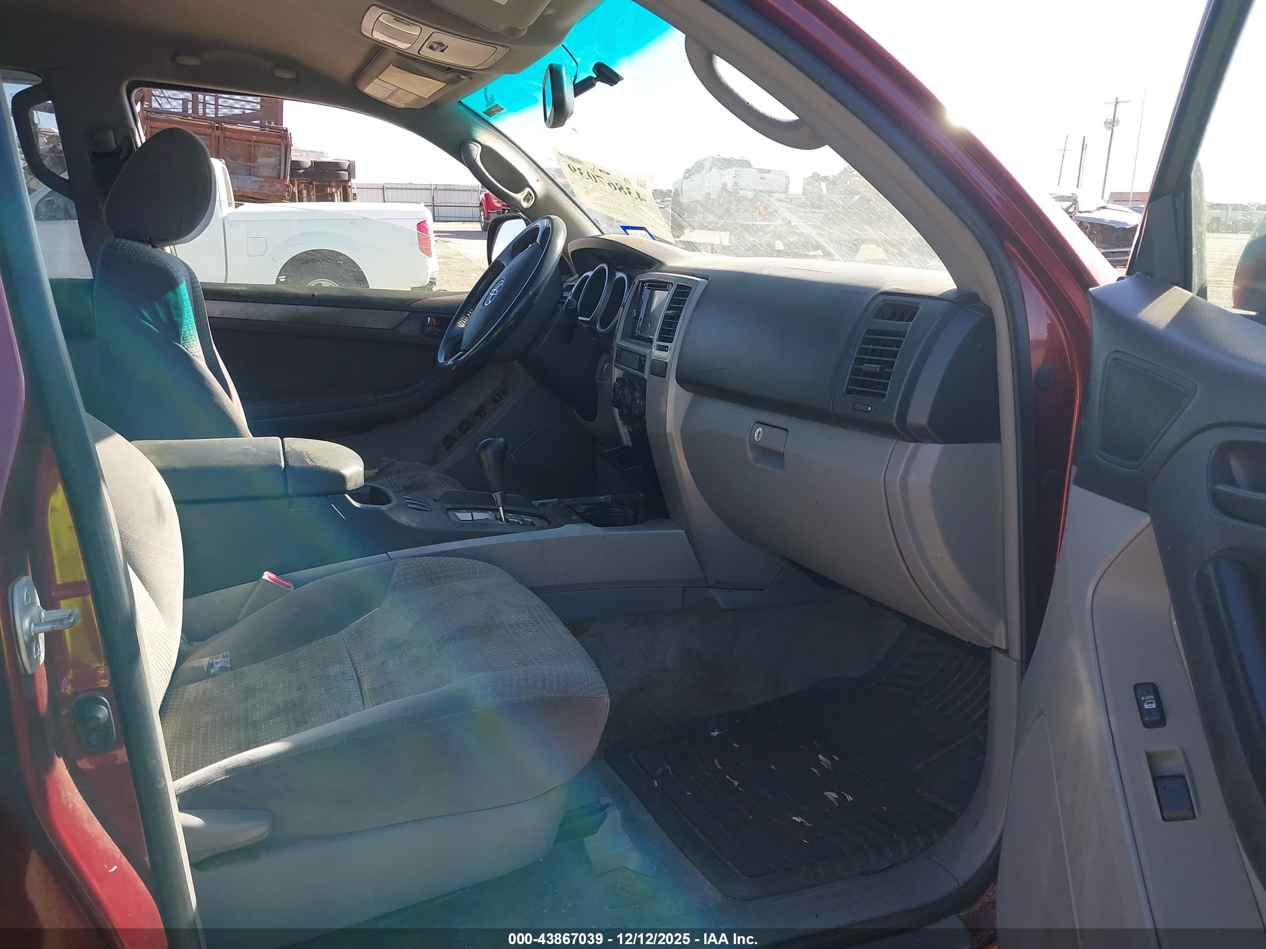 TOYOTA 4RUNNER image 5