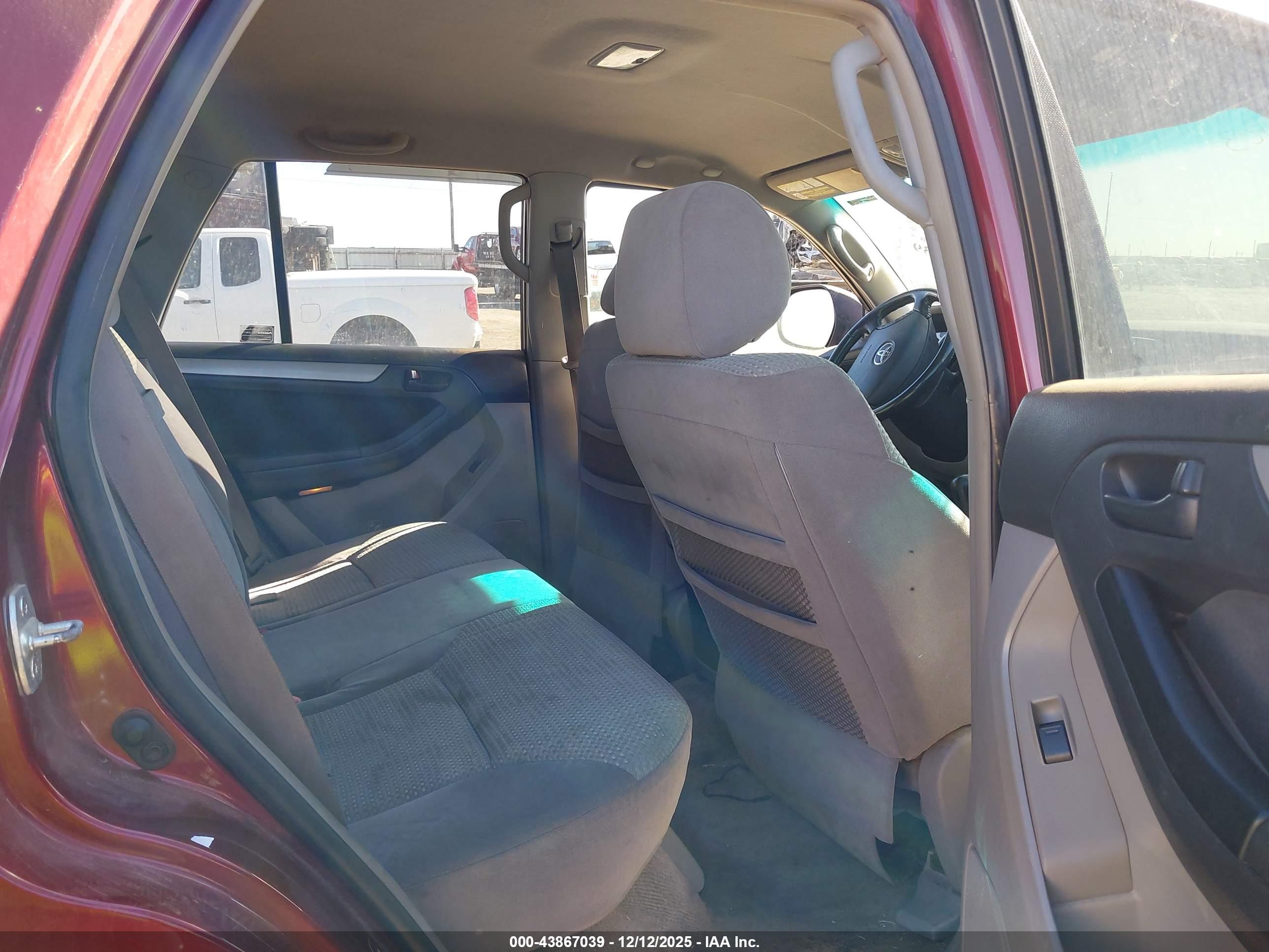 TOYOTA 4RUNNER image 8