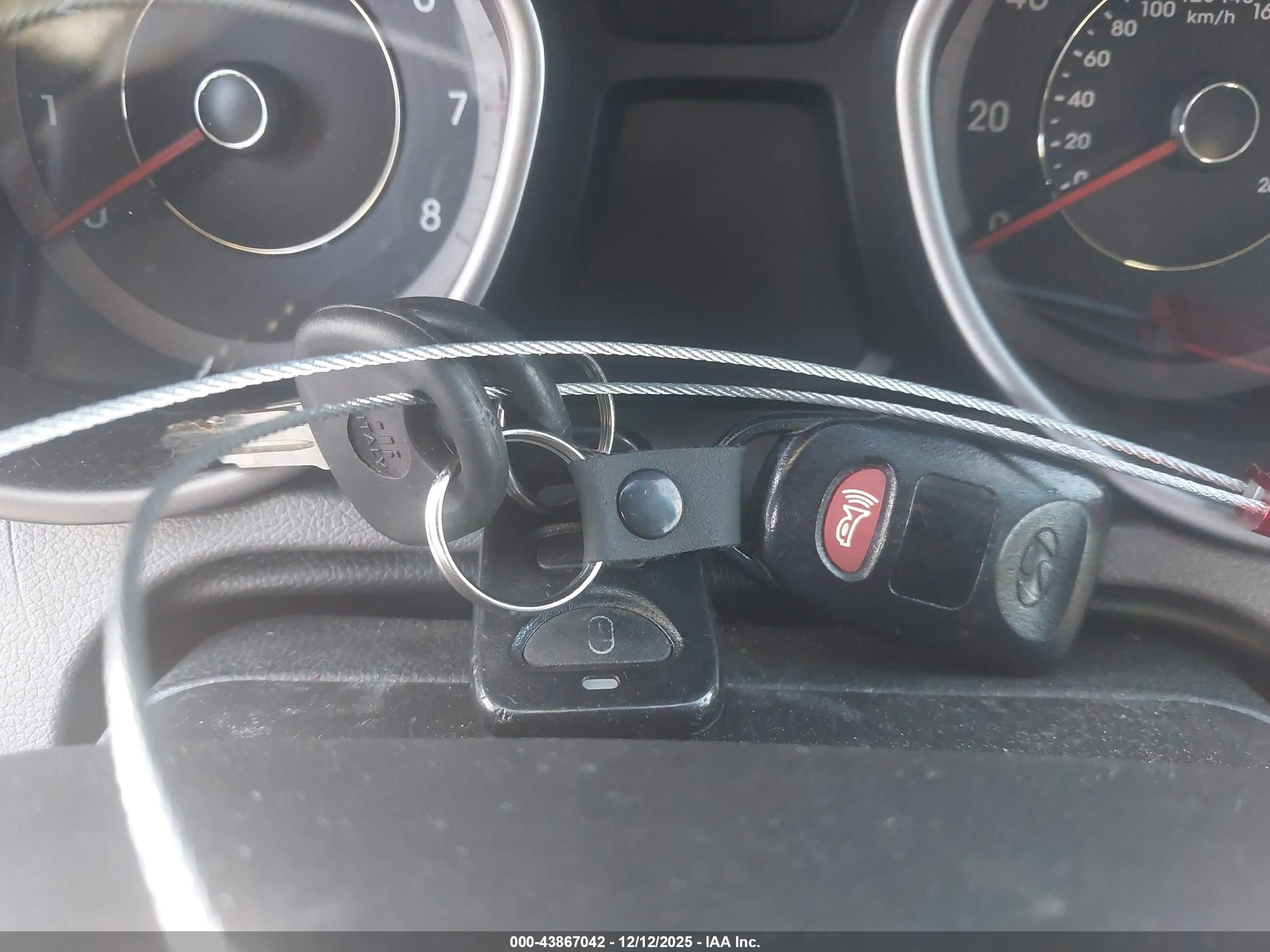 HYUNDAI ELANTRA image 11