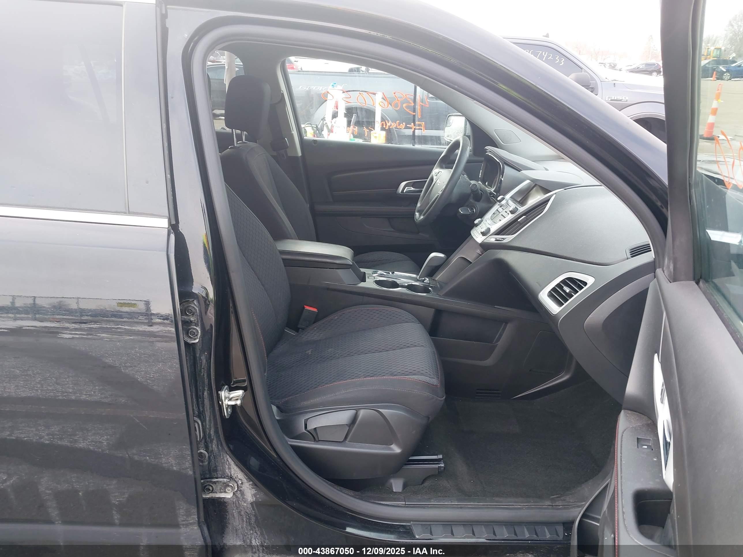 GMC TERRAIN image 5