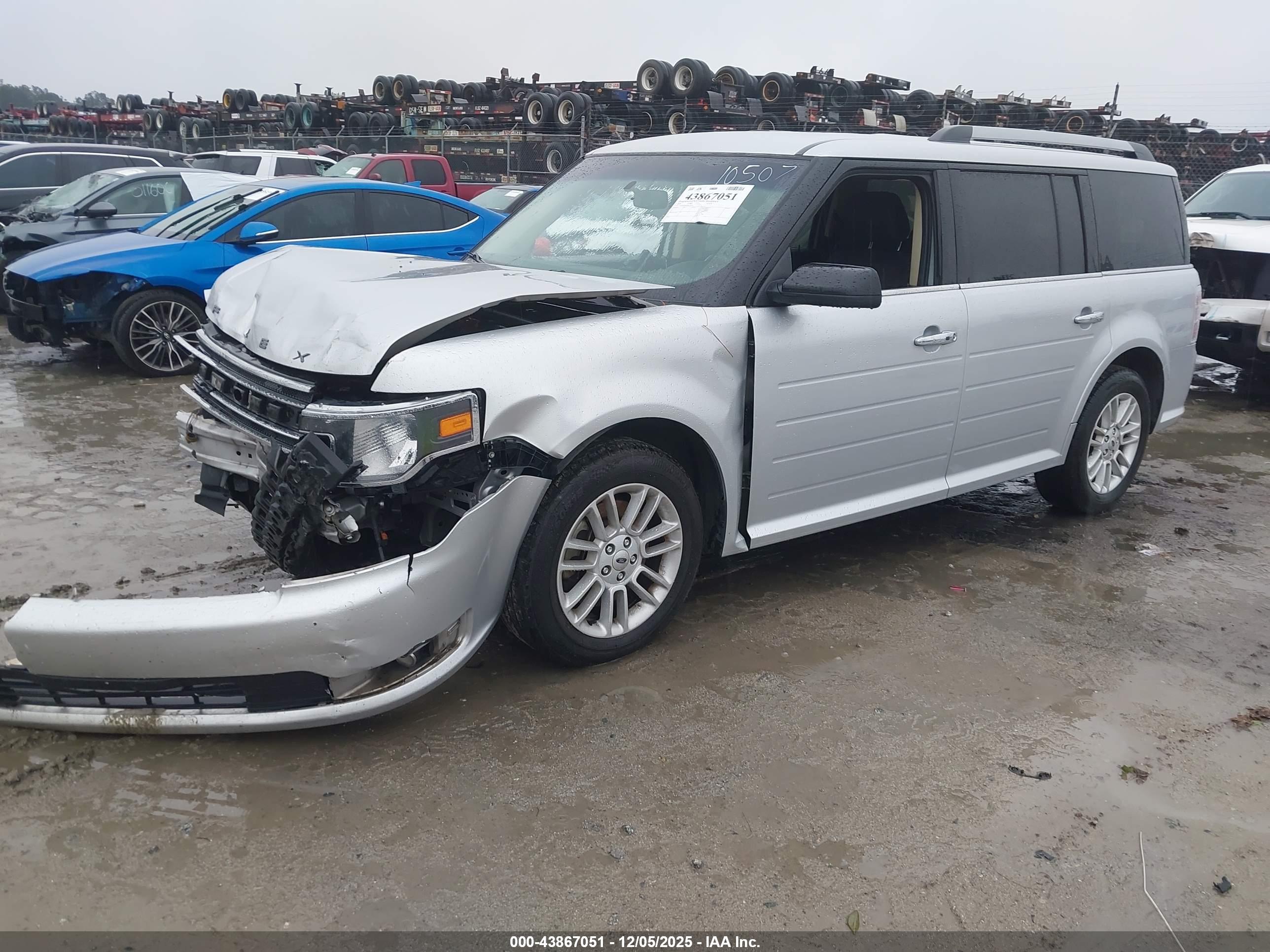 FORD FLEX image 2
