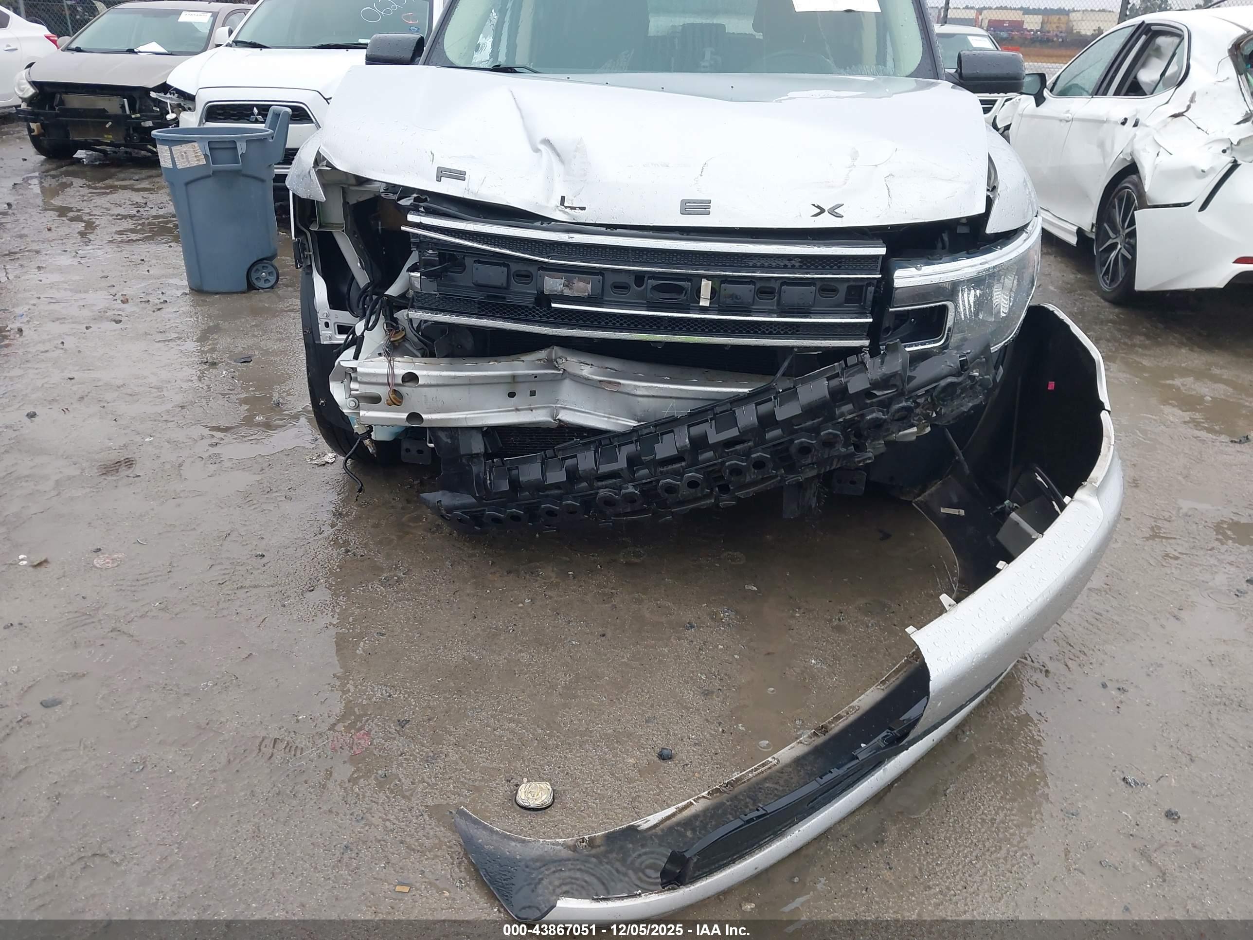 FORD FLEX image 6