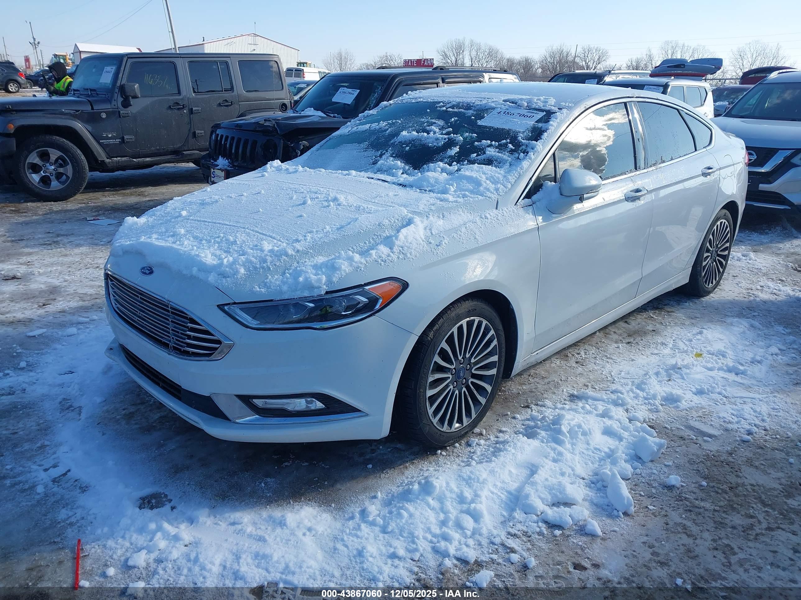 FORD FUSION image 2