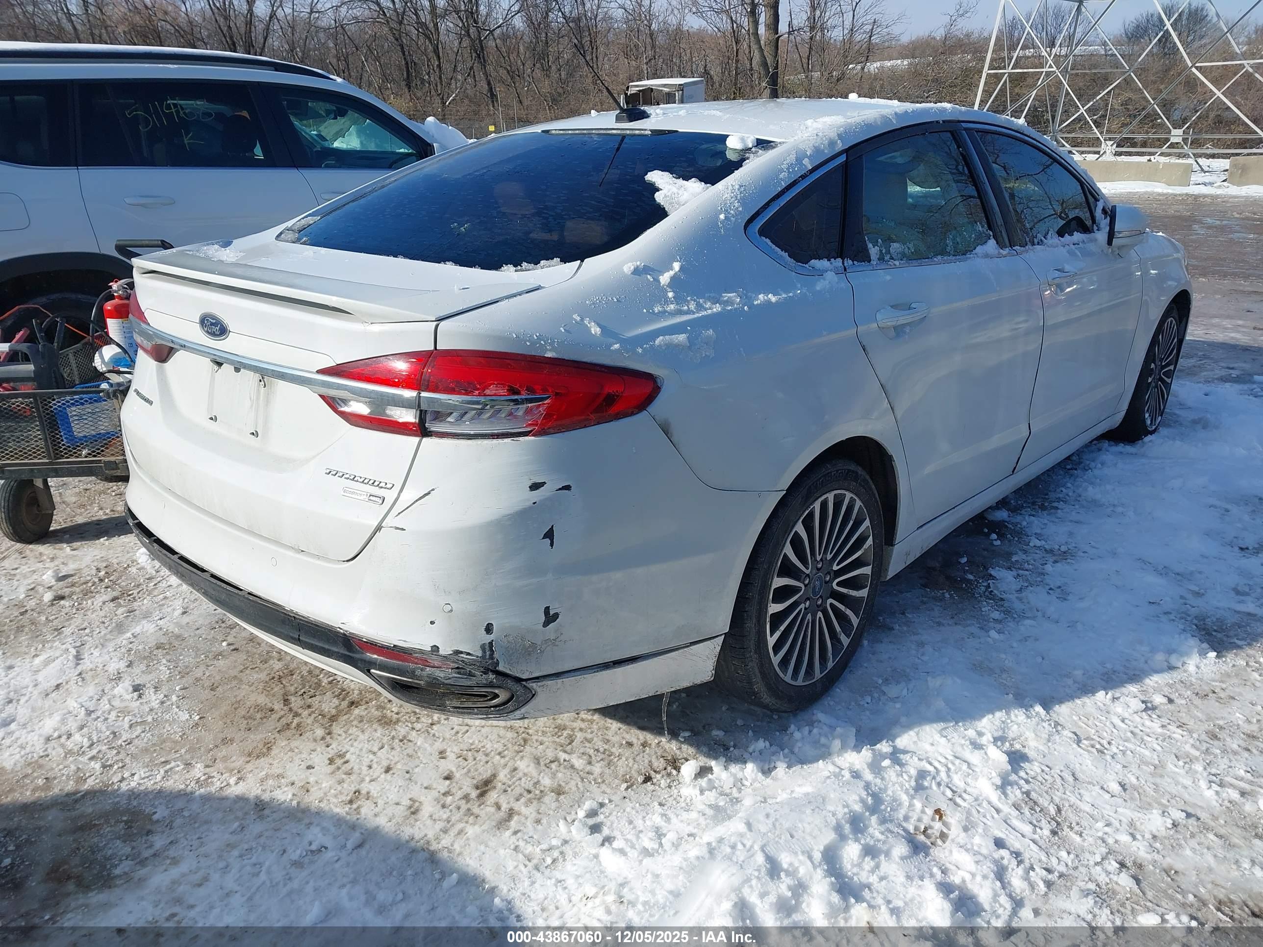 FORD FUSION image 4