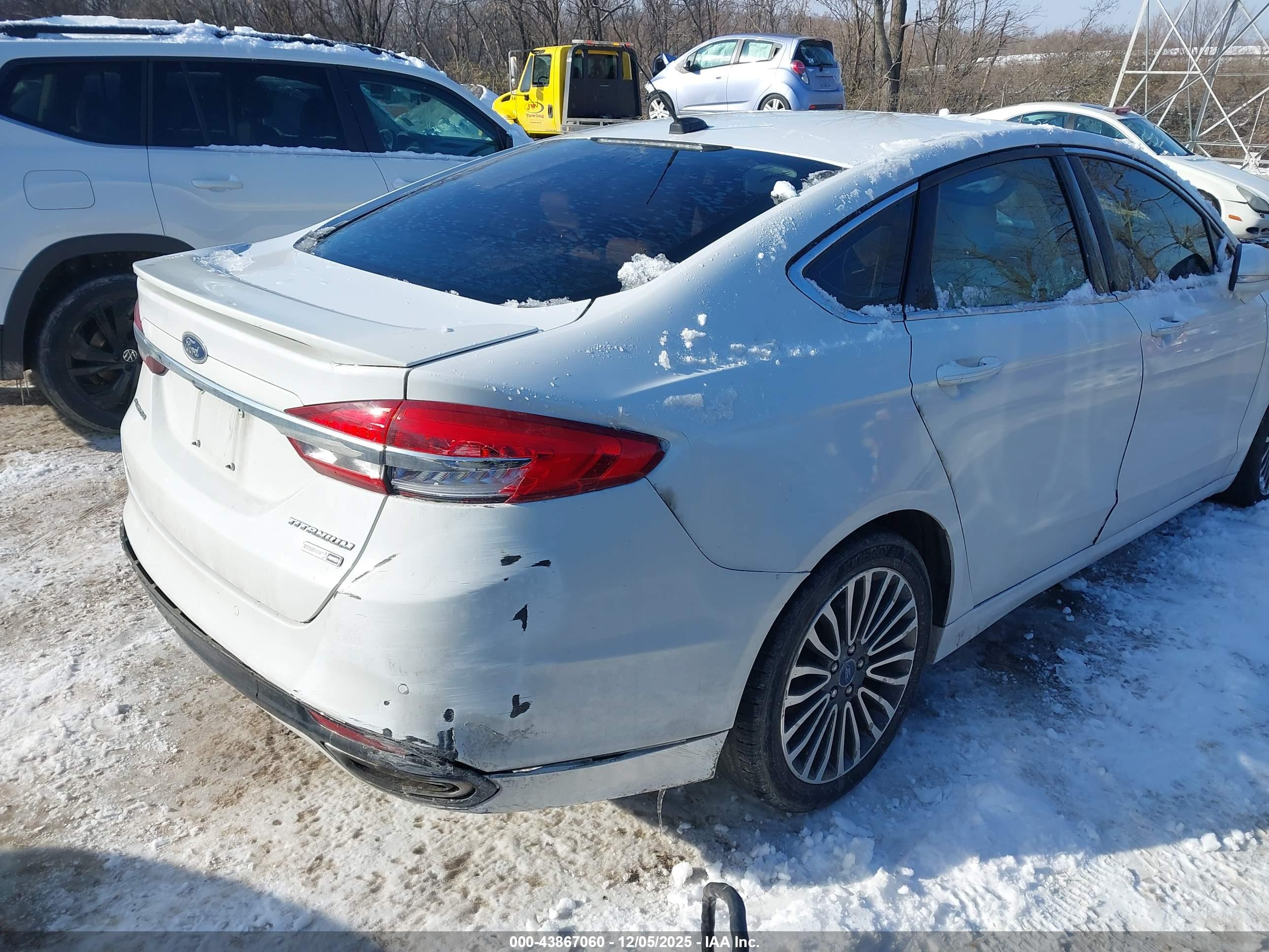 FORD FUSION image 6