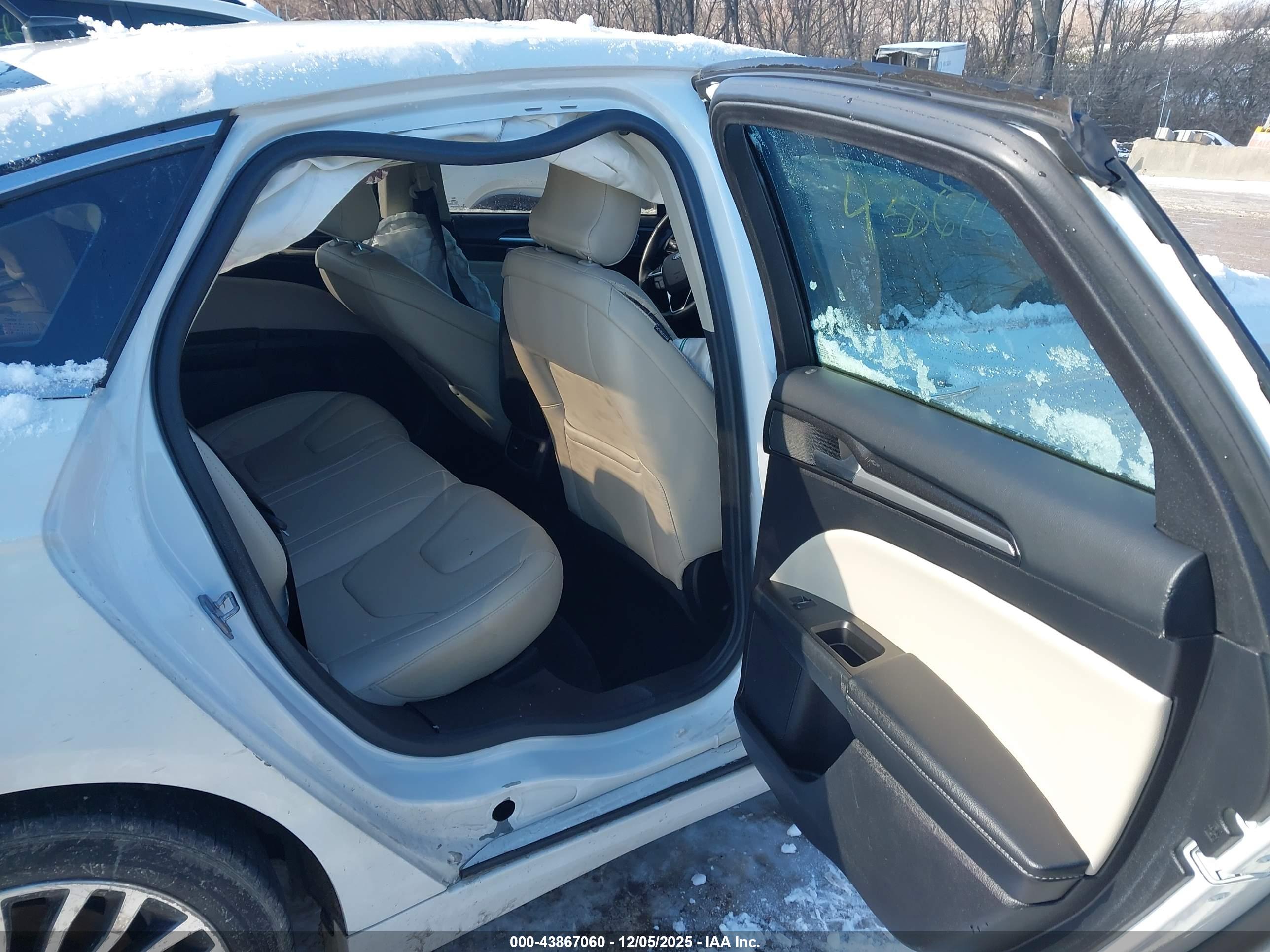 FORD FUSION image 8