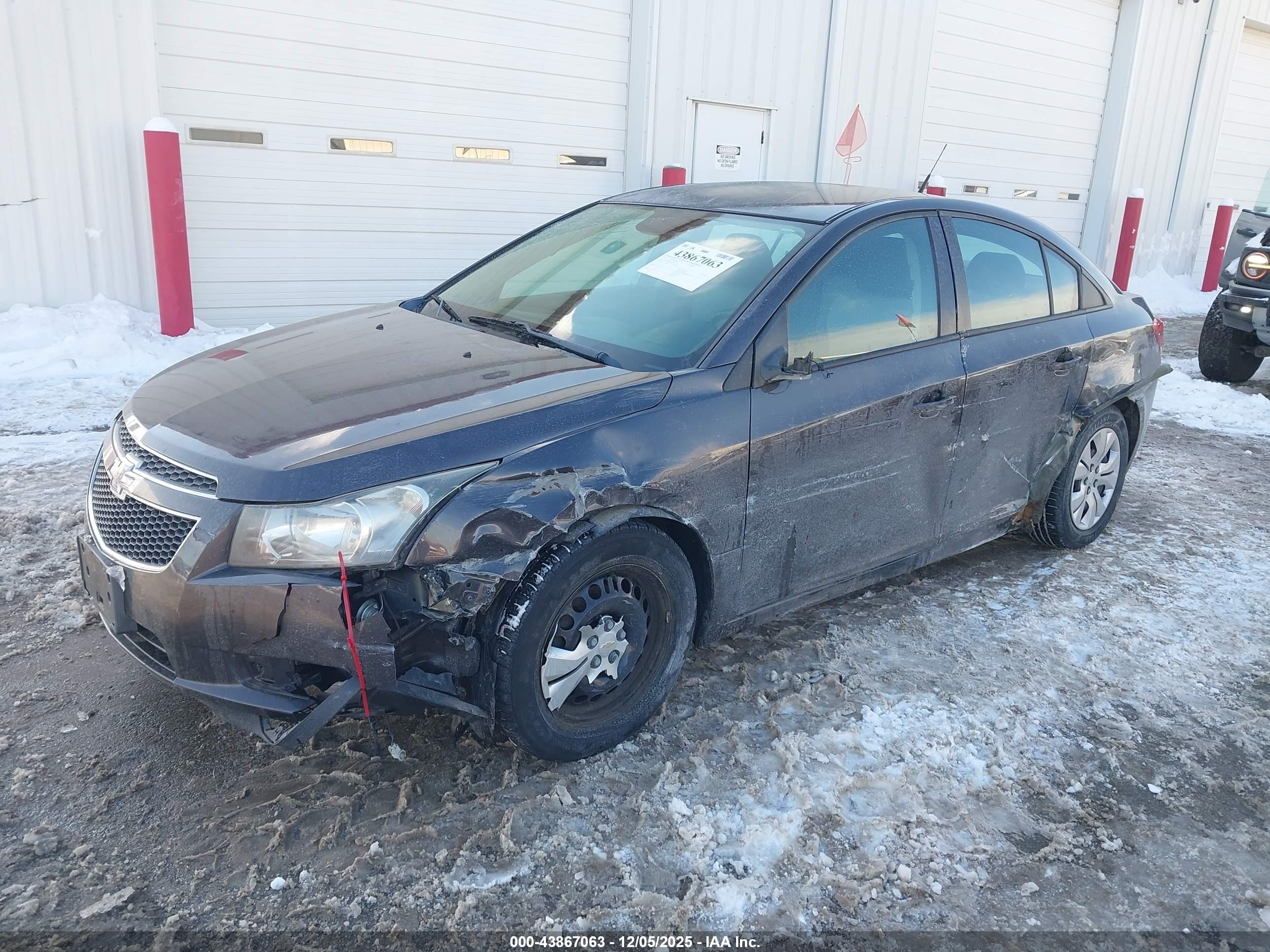 CHEVROLET CRUZE image 2