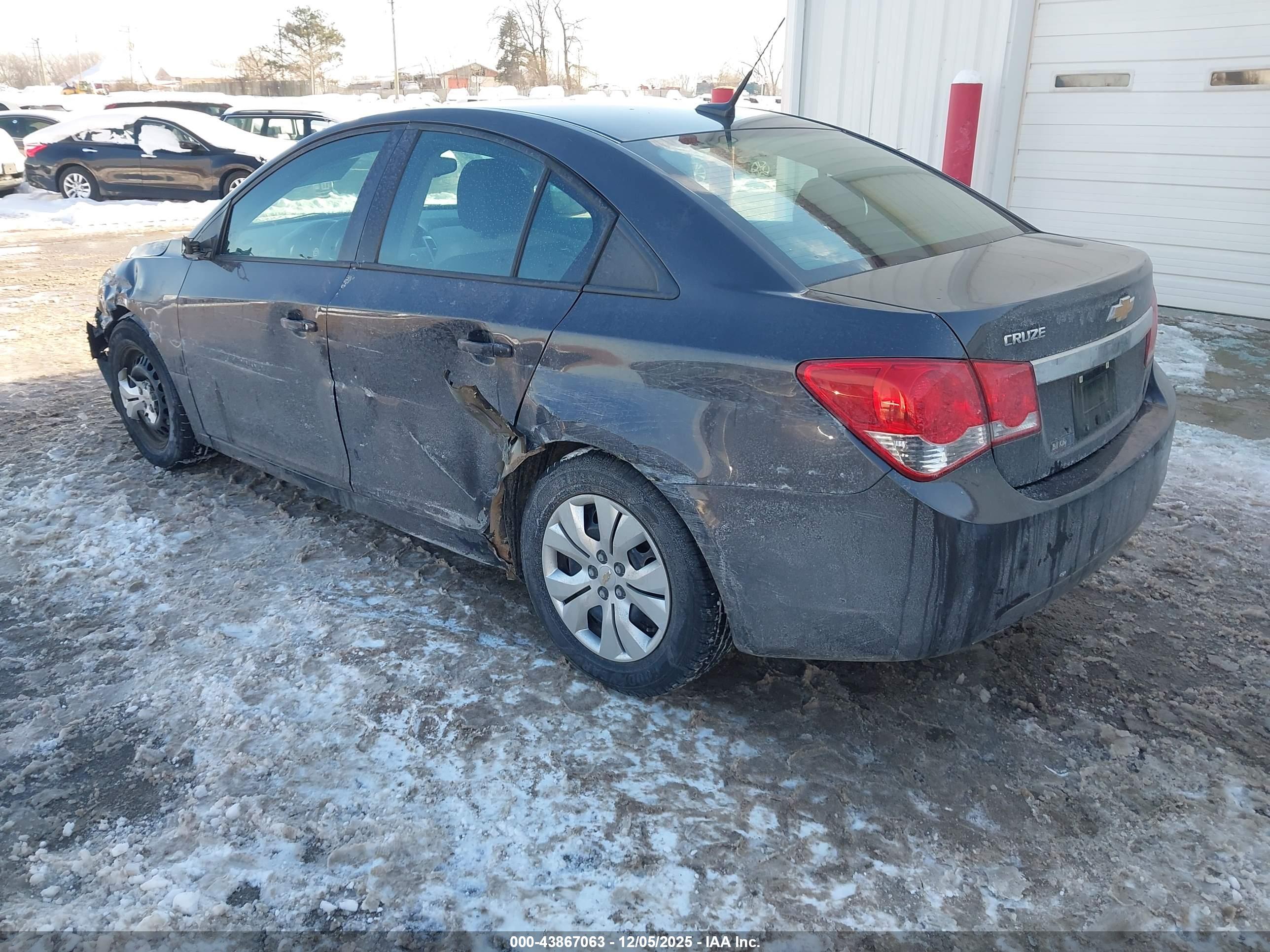 CHEVROLET CRUZE image 3