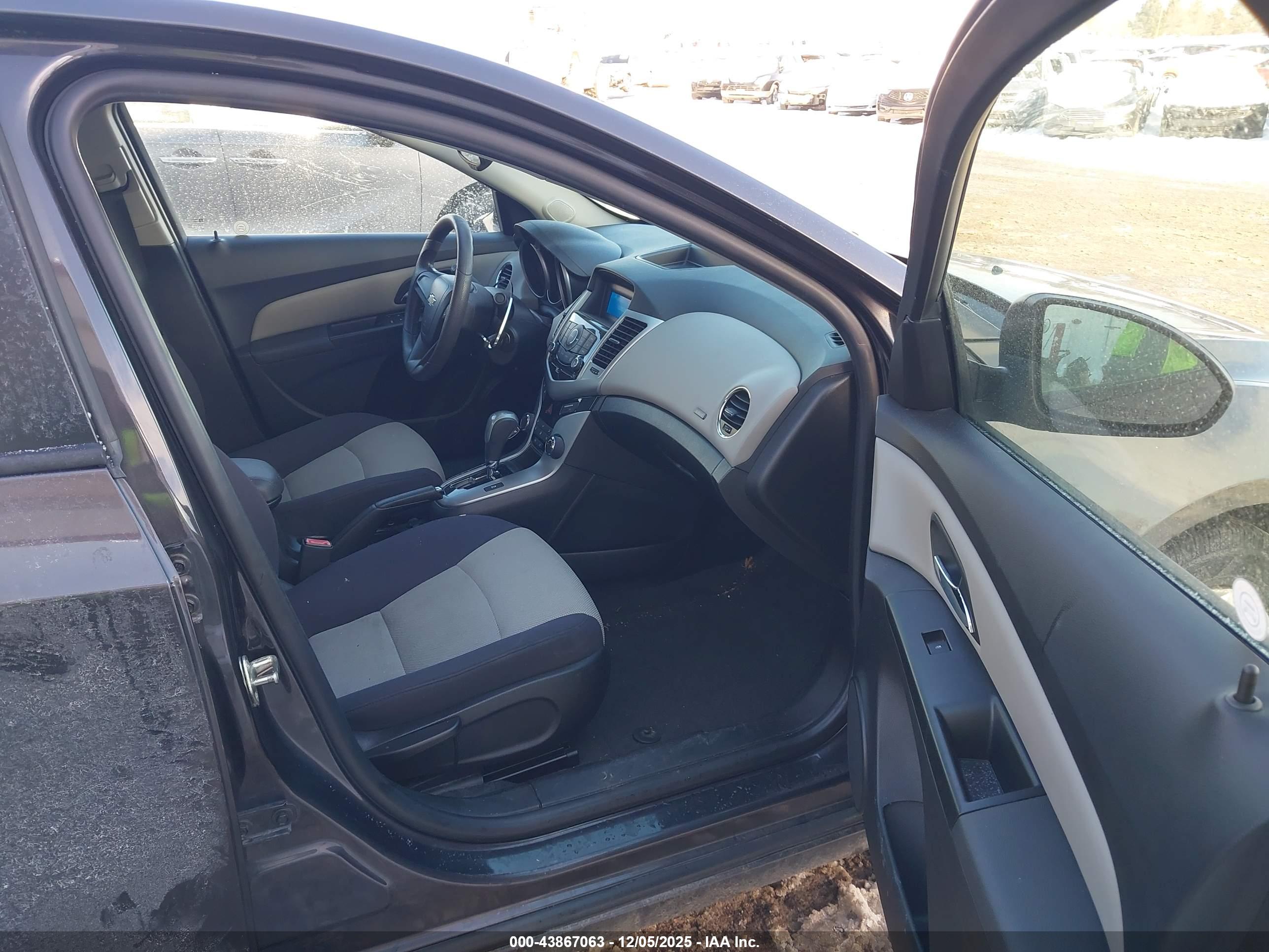 CHEVROLET CRUZE image 5