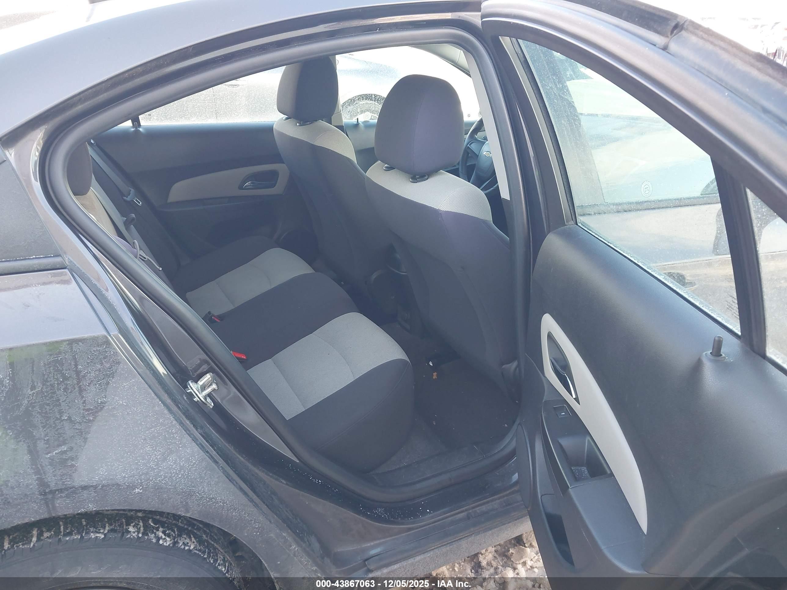 CHEVROLET CRUZE image 8