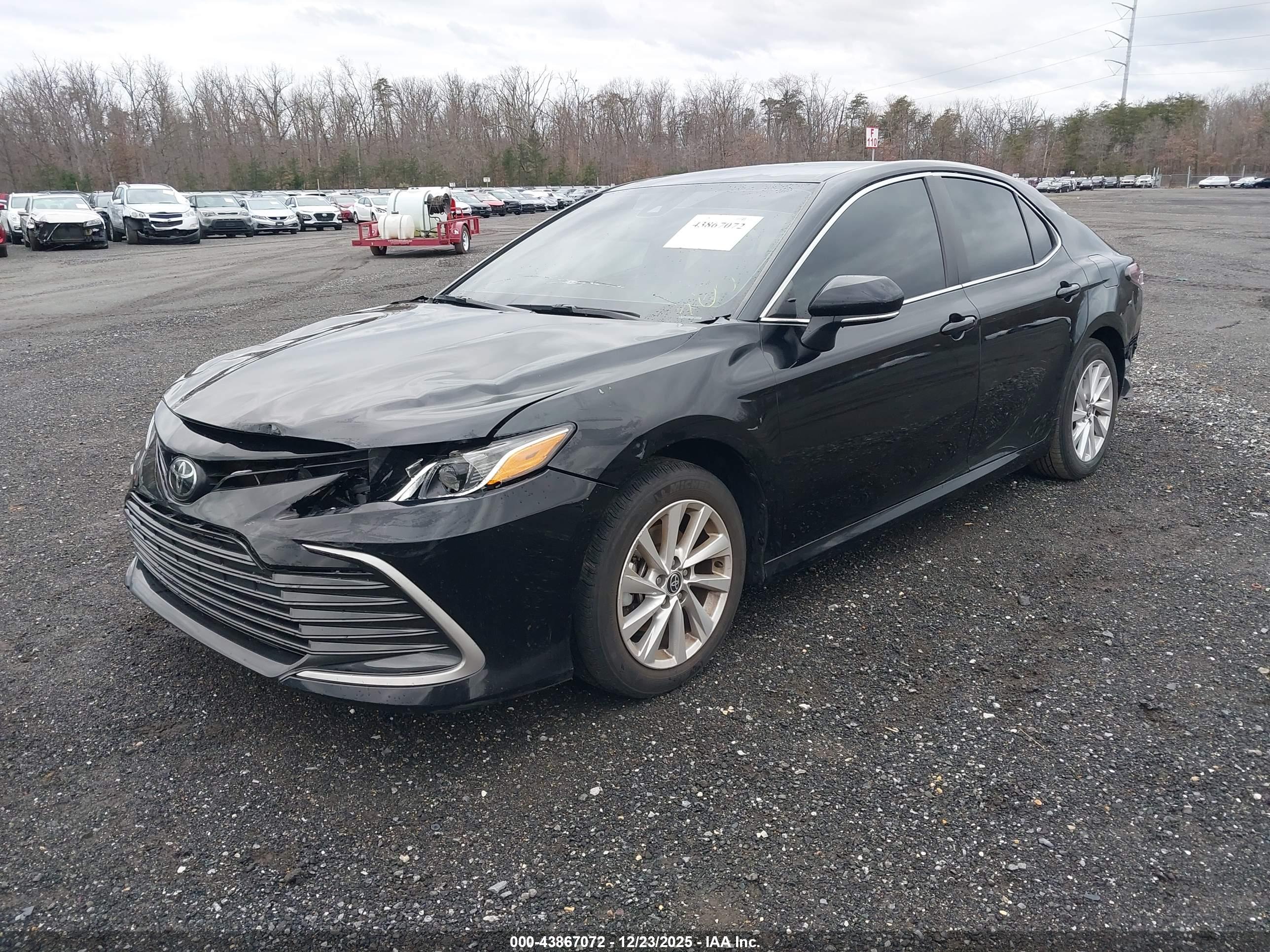 TOYOTA CAMRY image 2