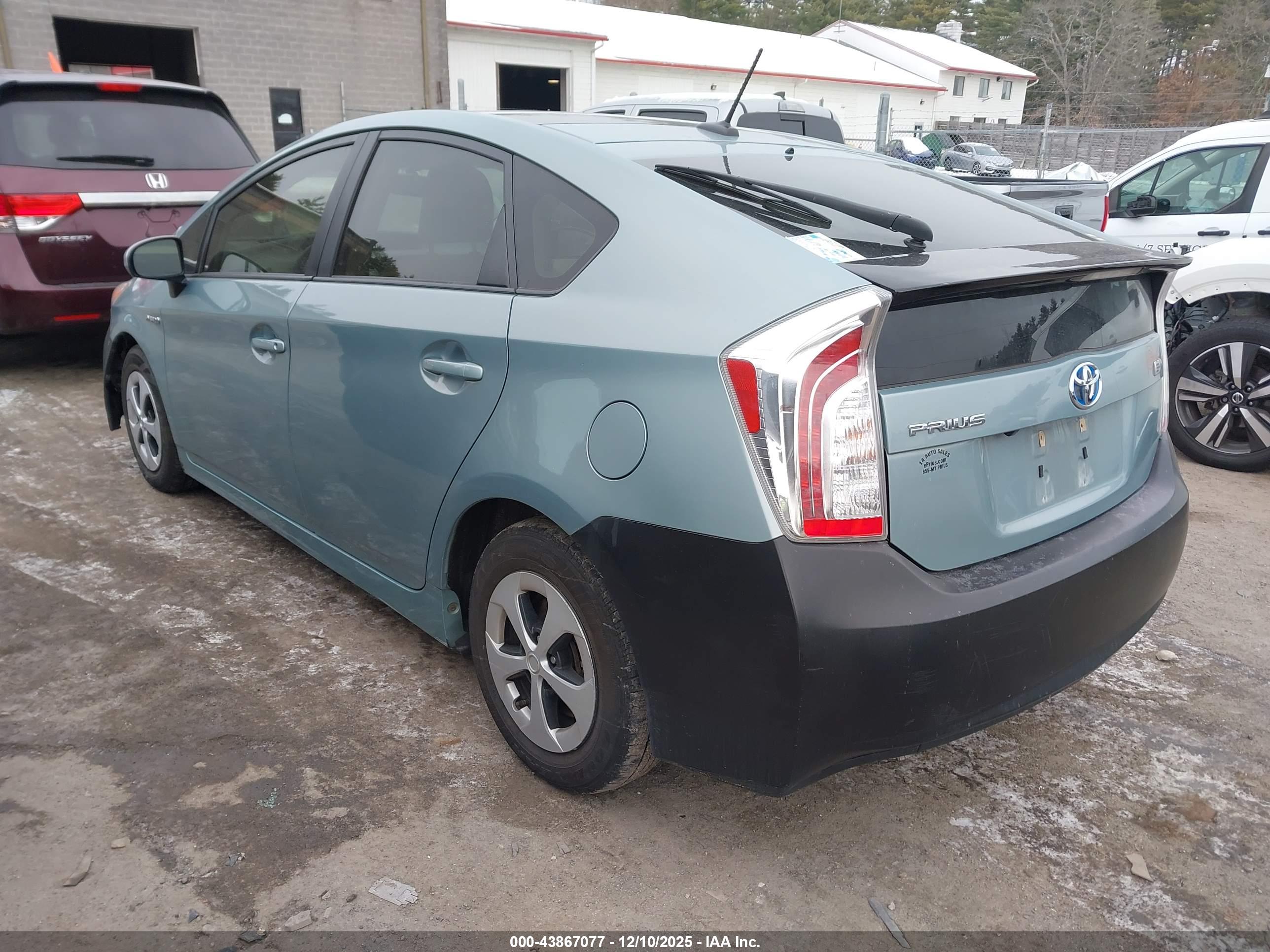 TOYOTA PRIUS image 3
