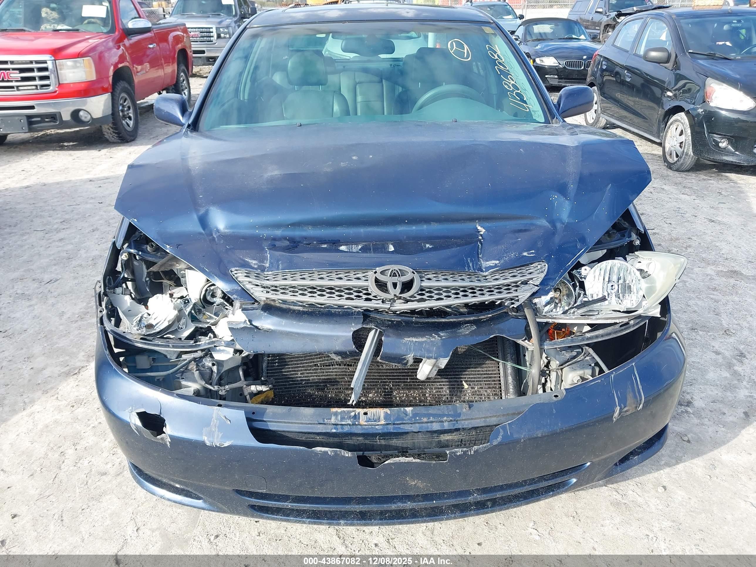 TOYOTA CAMRY image 6