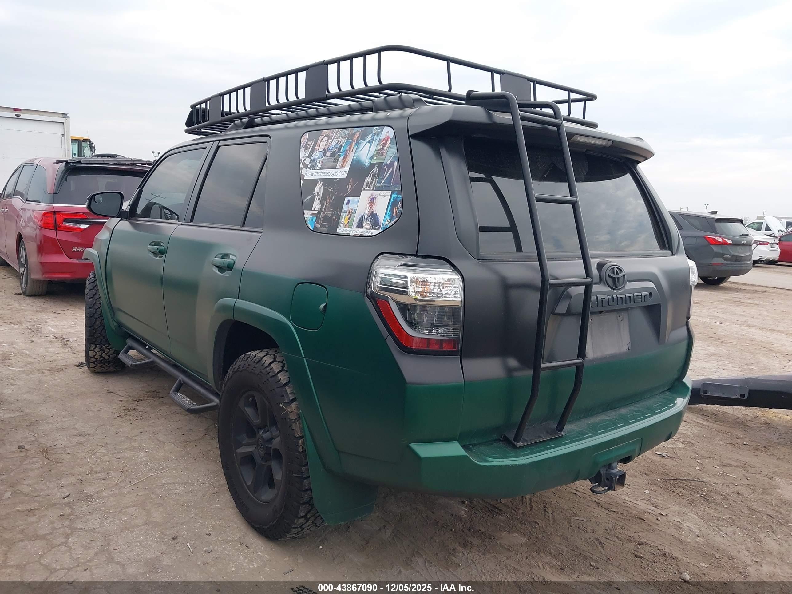 TOYOTA 4RUNNER image 3