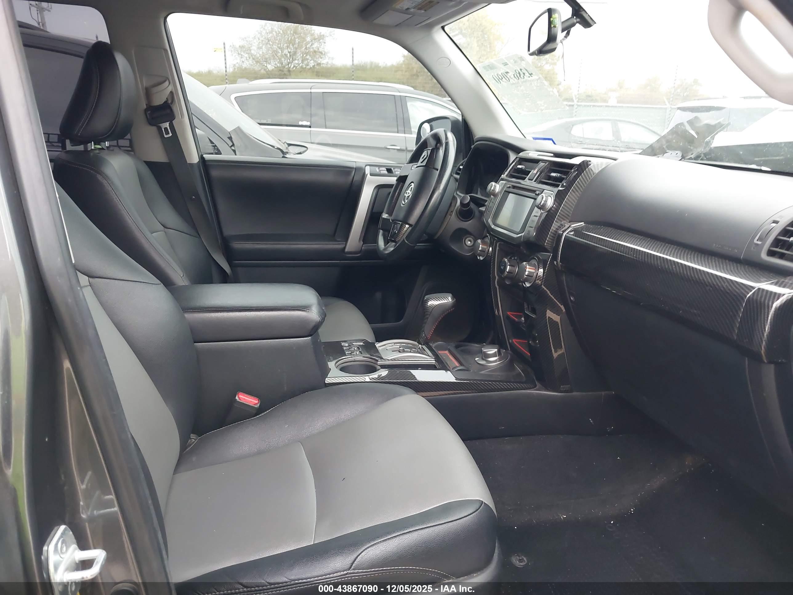 TOYOTA 4RUNNER image 5