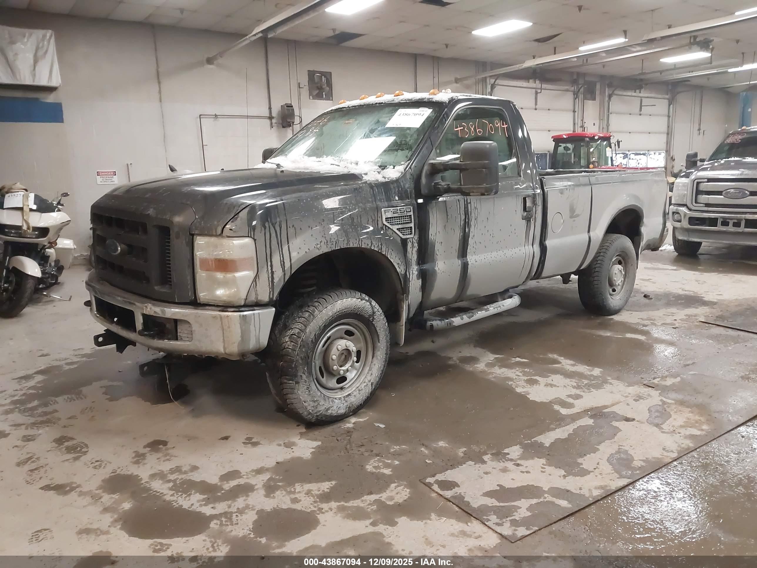FORD F-250 image 2