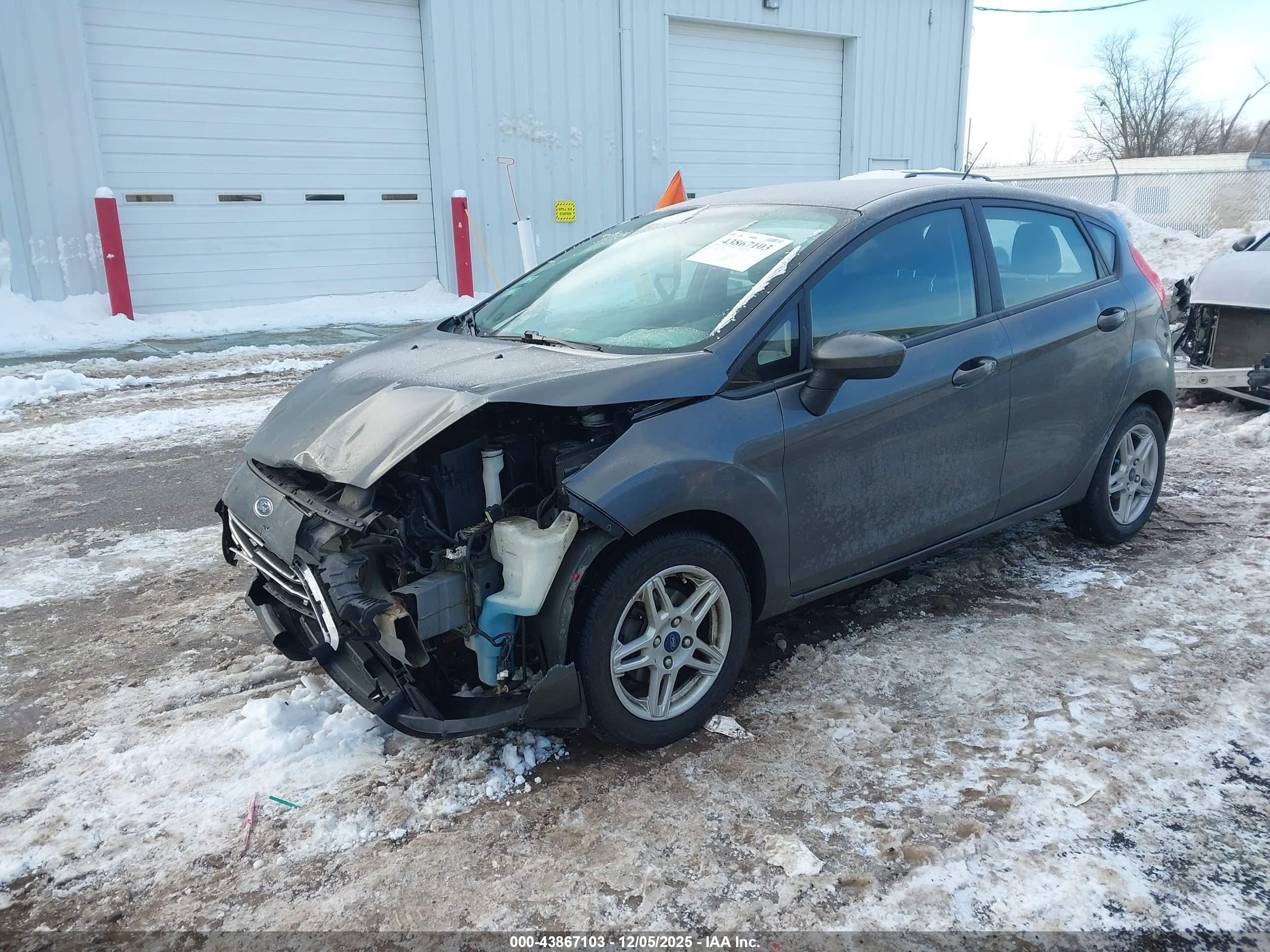 FORD FIESTA image 2