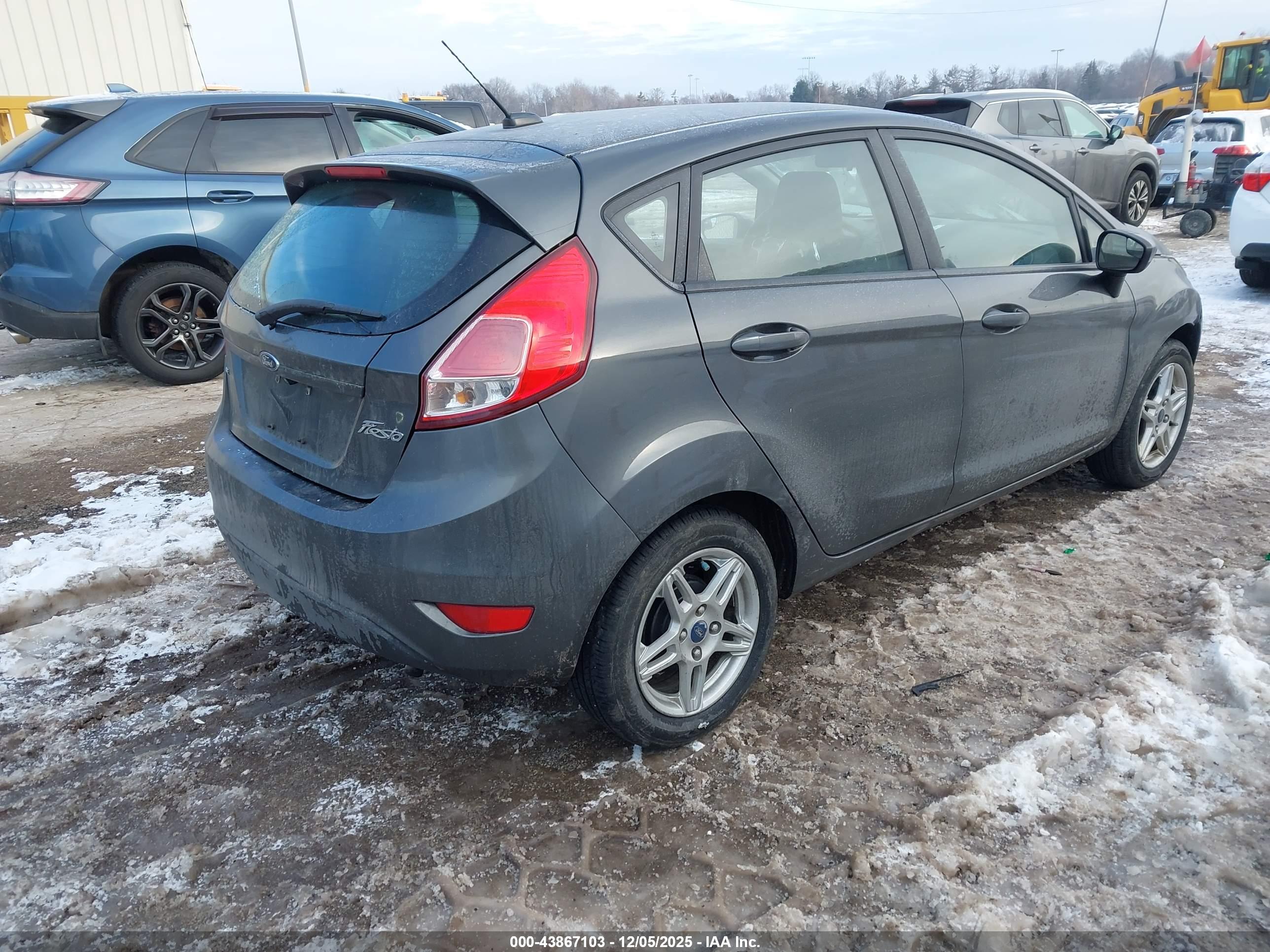 FORD FIESTA image 4