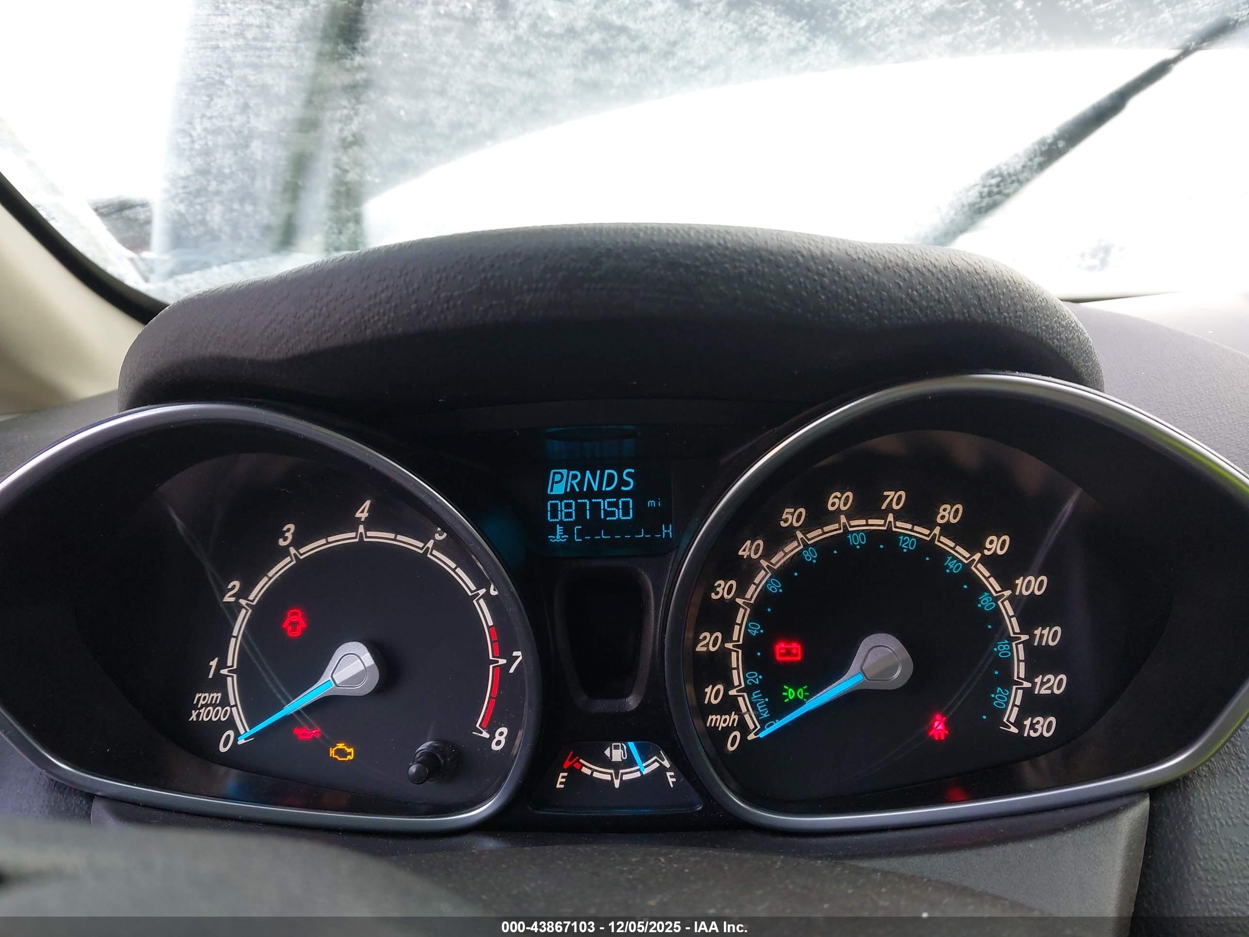 FORD FIESTA image 7