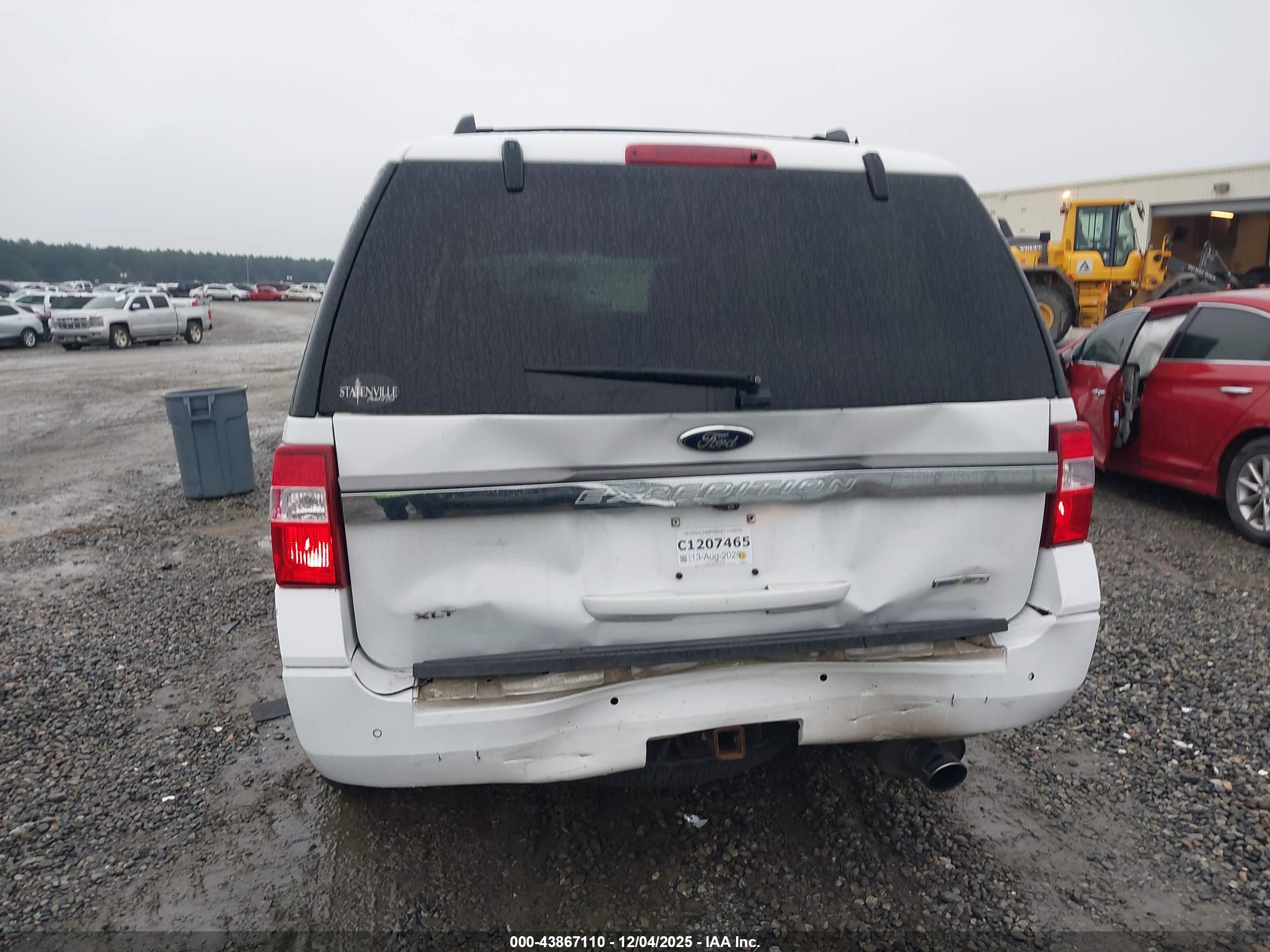 FORD EXPEDITION image 6
