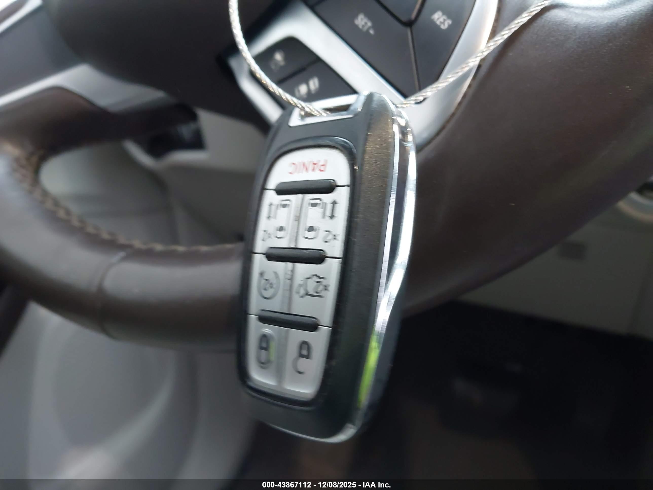 CHRYSLER PACIFICA image 11