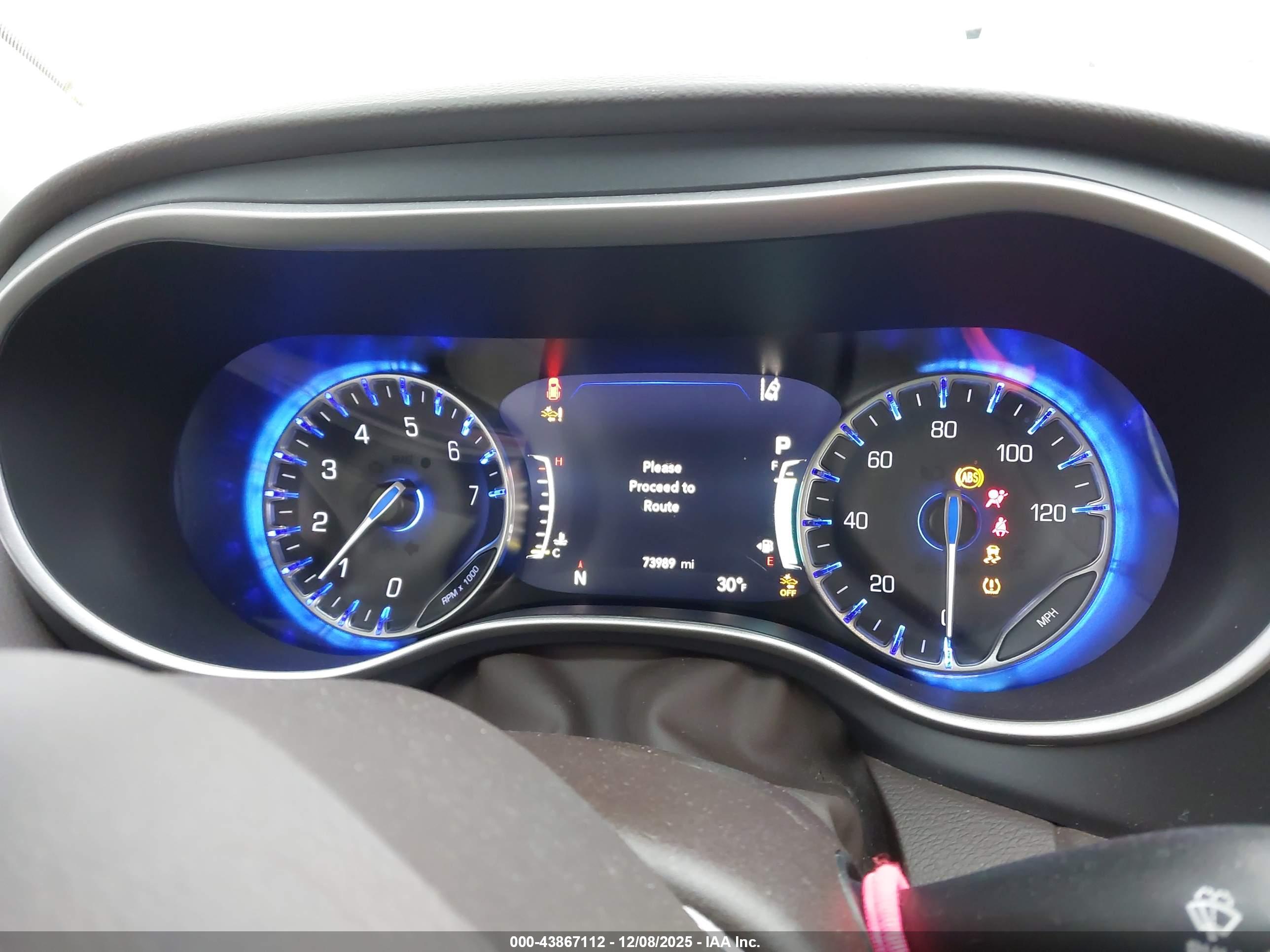 CHRYSLER PACIFICA image 7