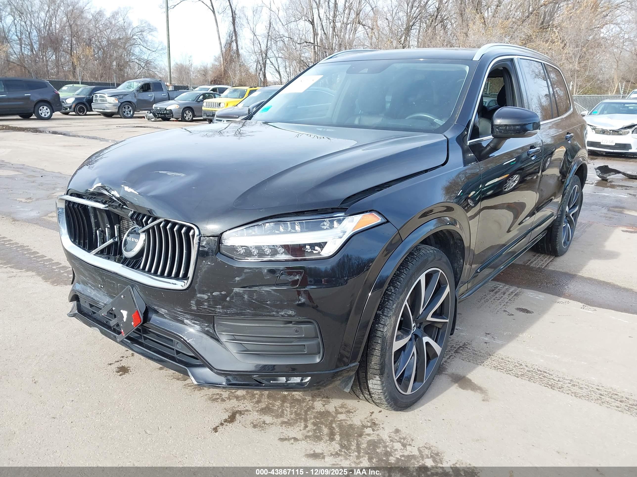 VOLVO XC90 image 2