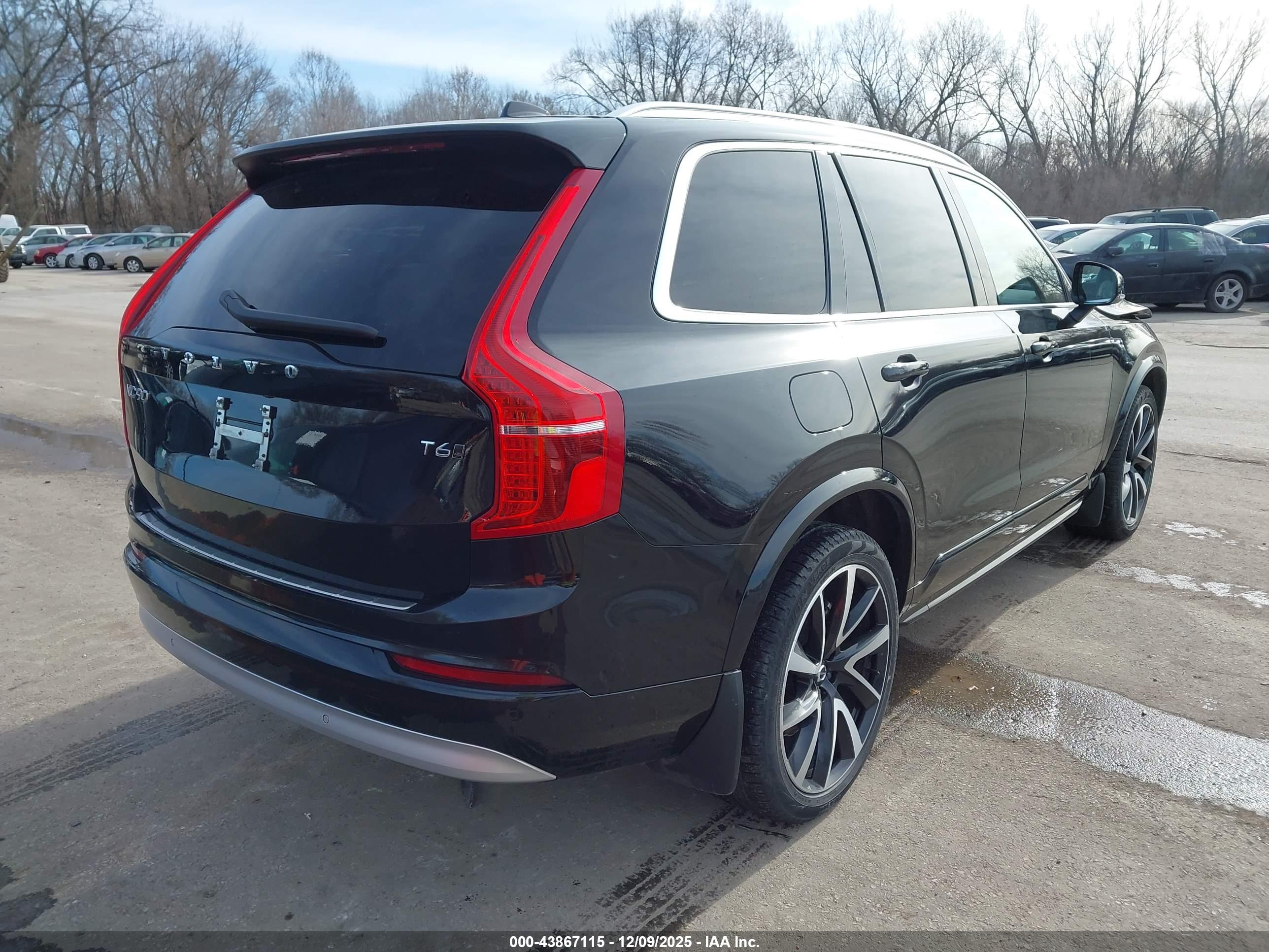 VOLVO XC90 image 4