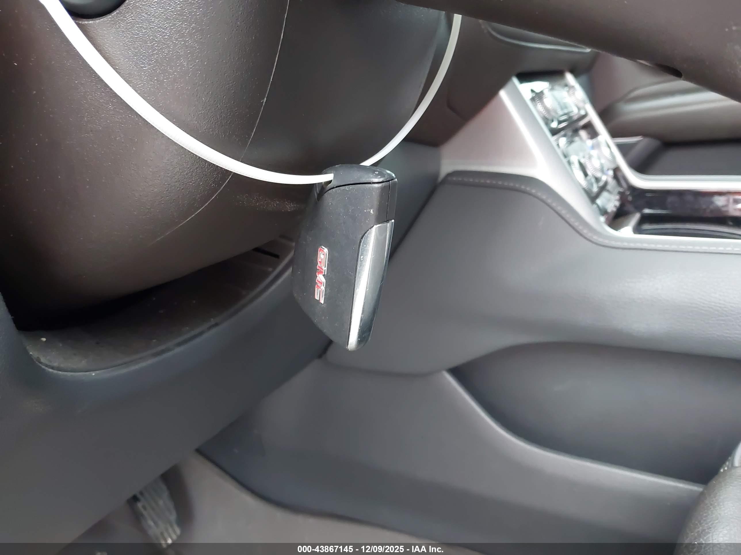 GMC YUKON image 11