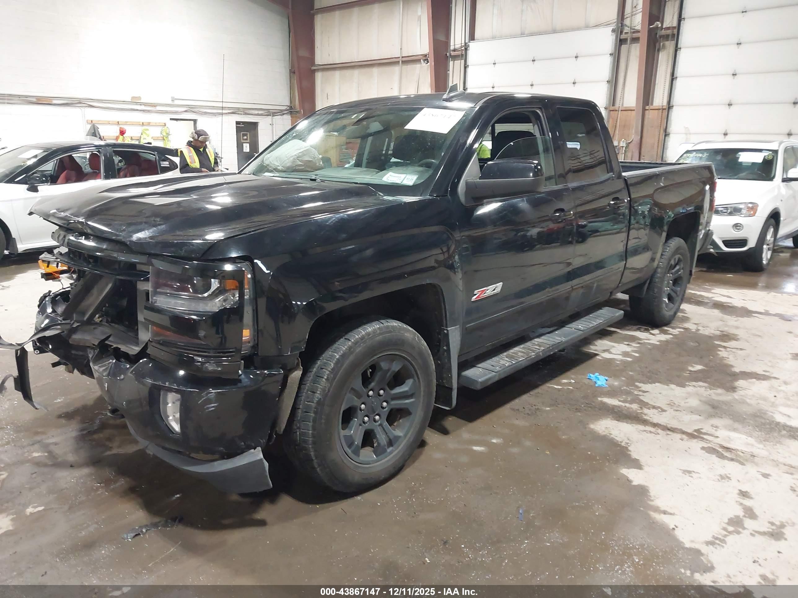 CHEVROLET SILVERADO image 2