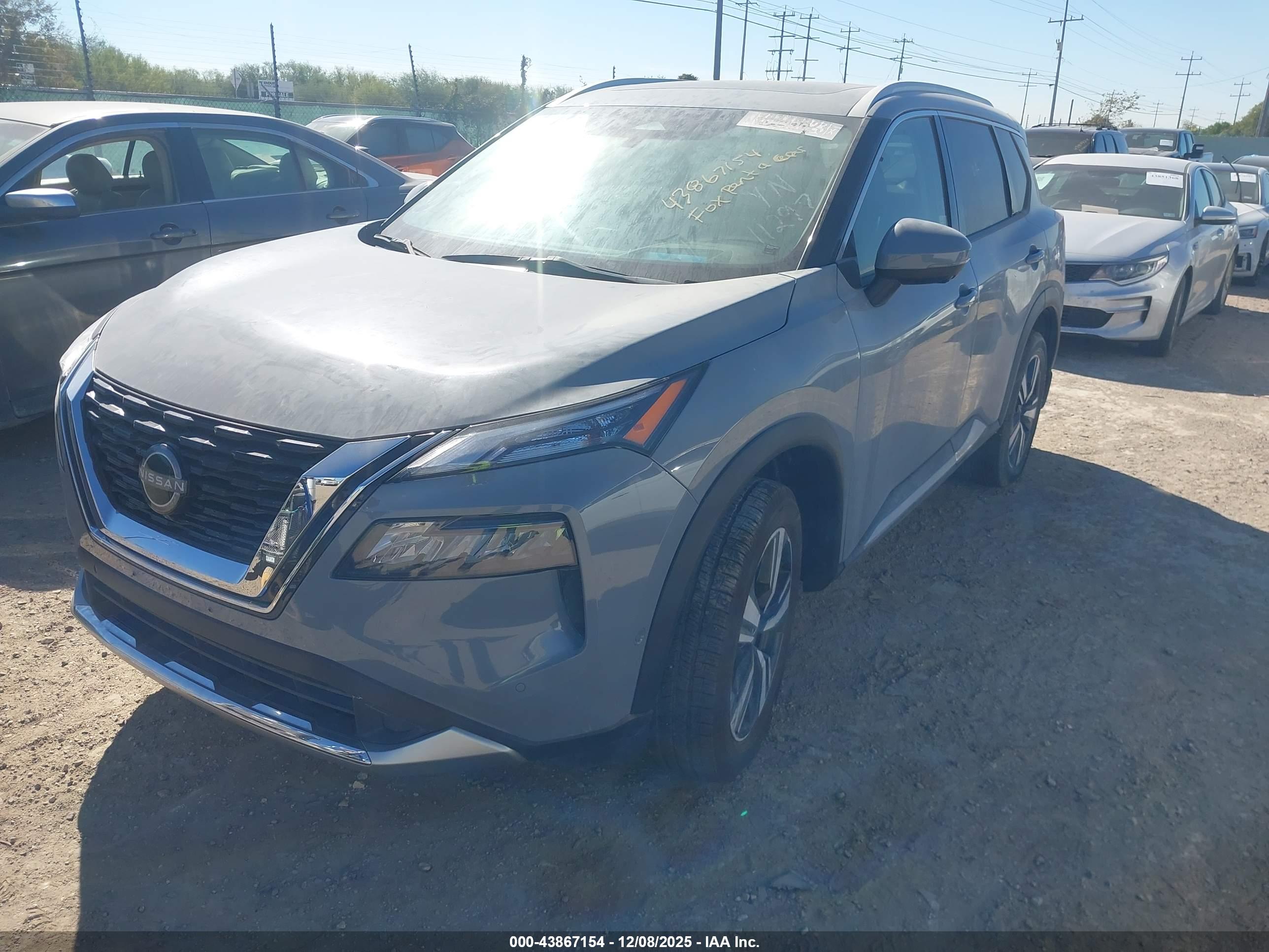 NISSAN ROGUE image 2