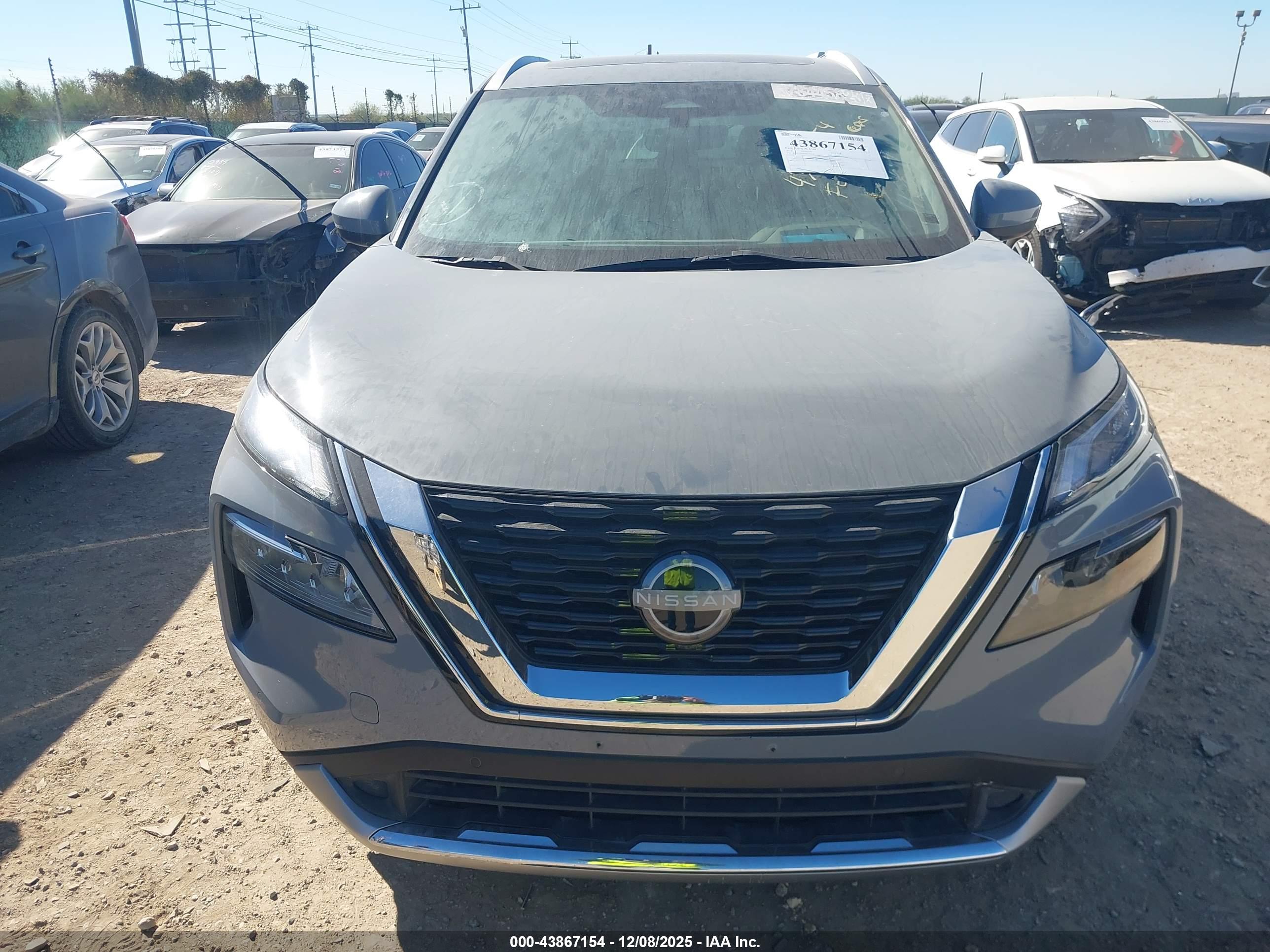 NISSAN ROGUE image 6