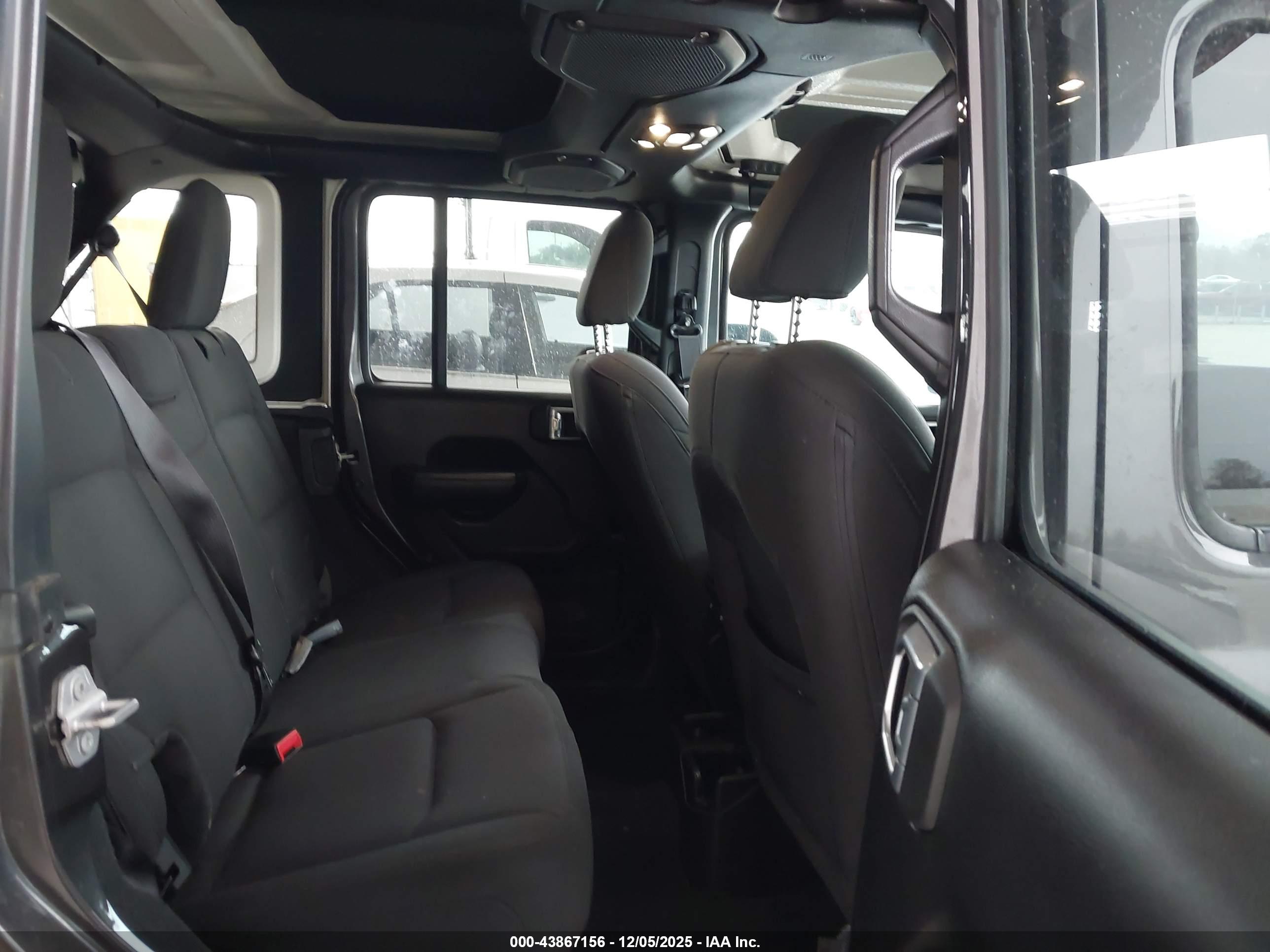 JEEP WRANGLER image 8