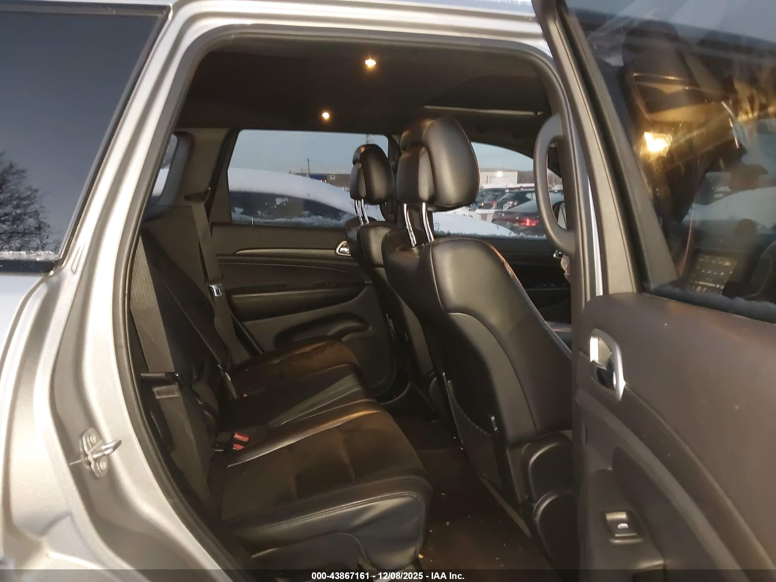 JEEP GRAND image 8