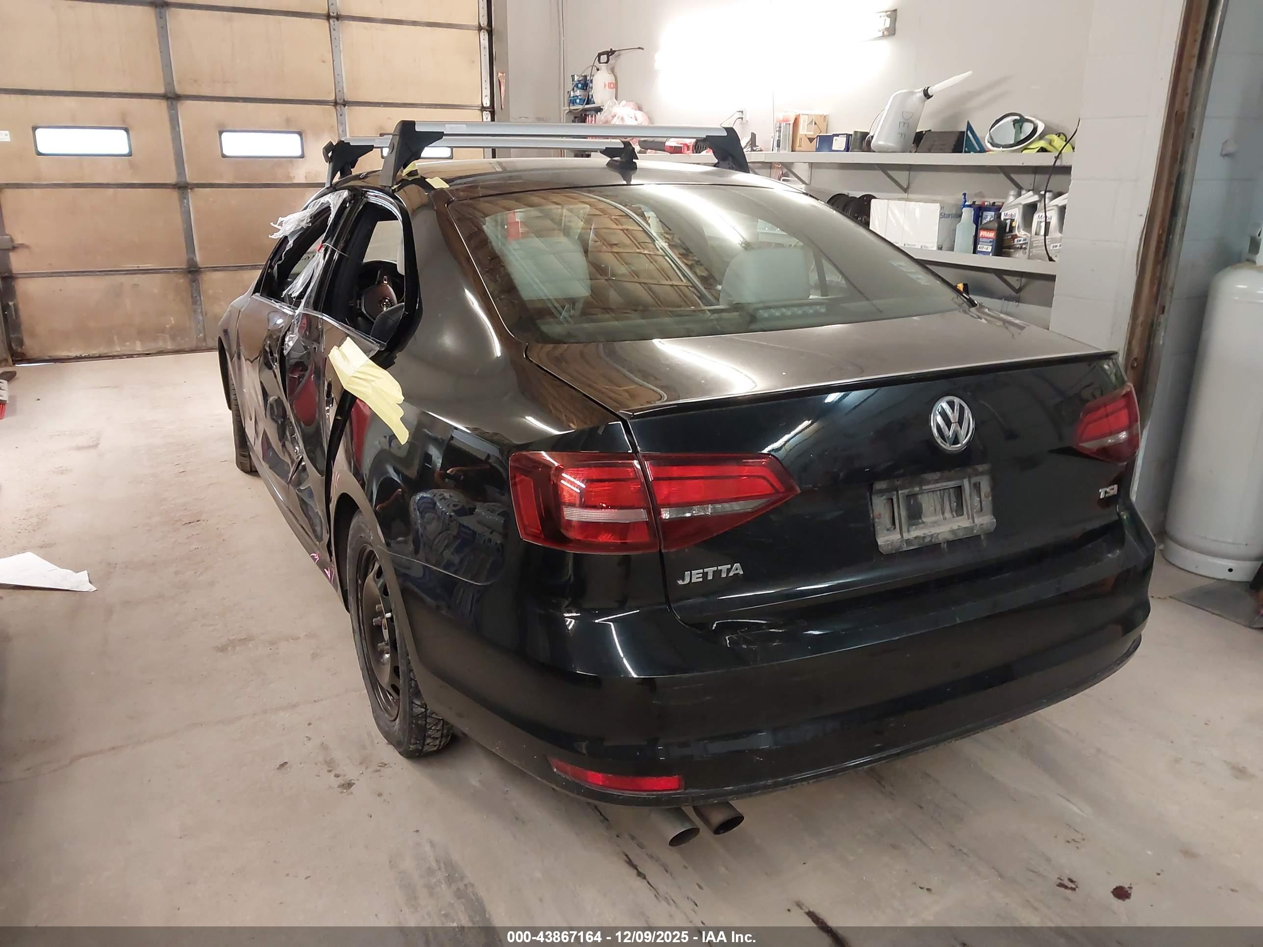 VOLKSWAGEN JETTA image 3