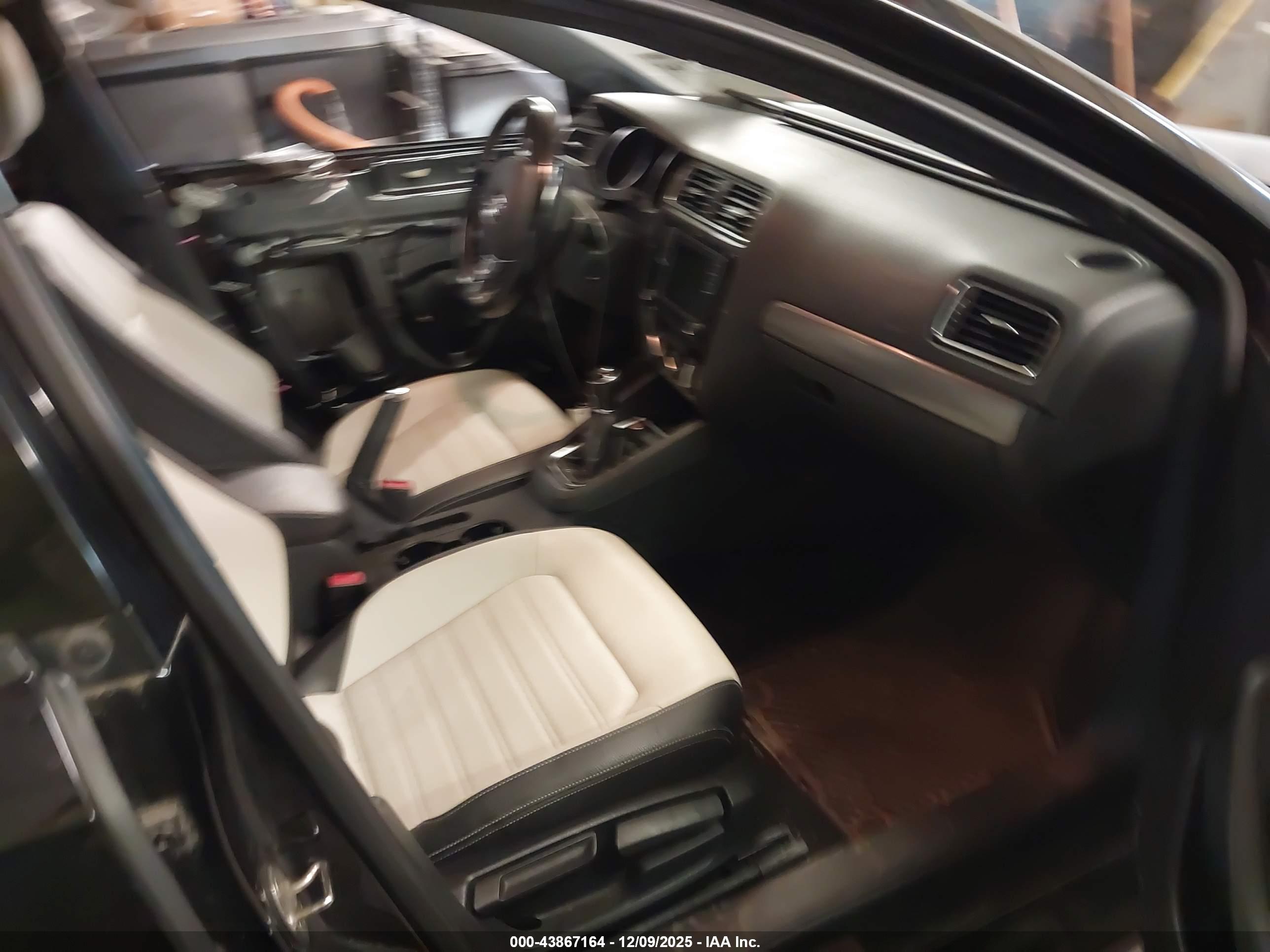 VOLKSWAGEN JETTA image 5