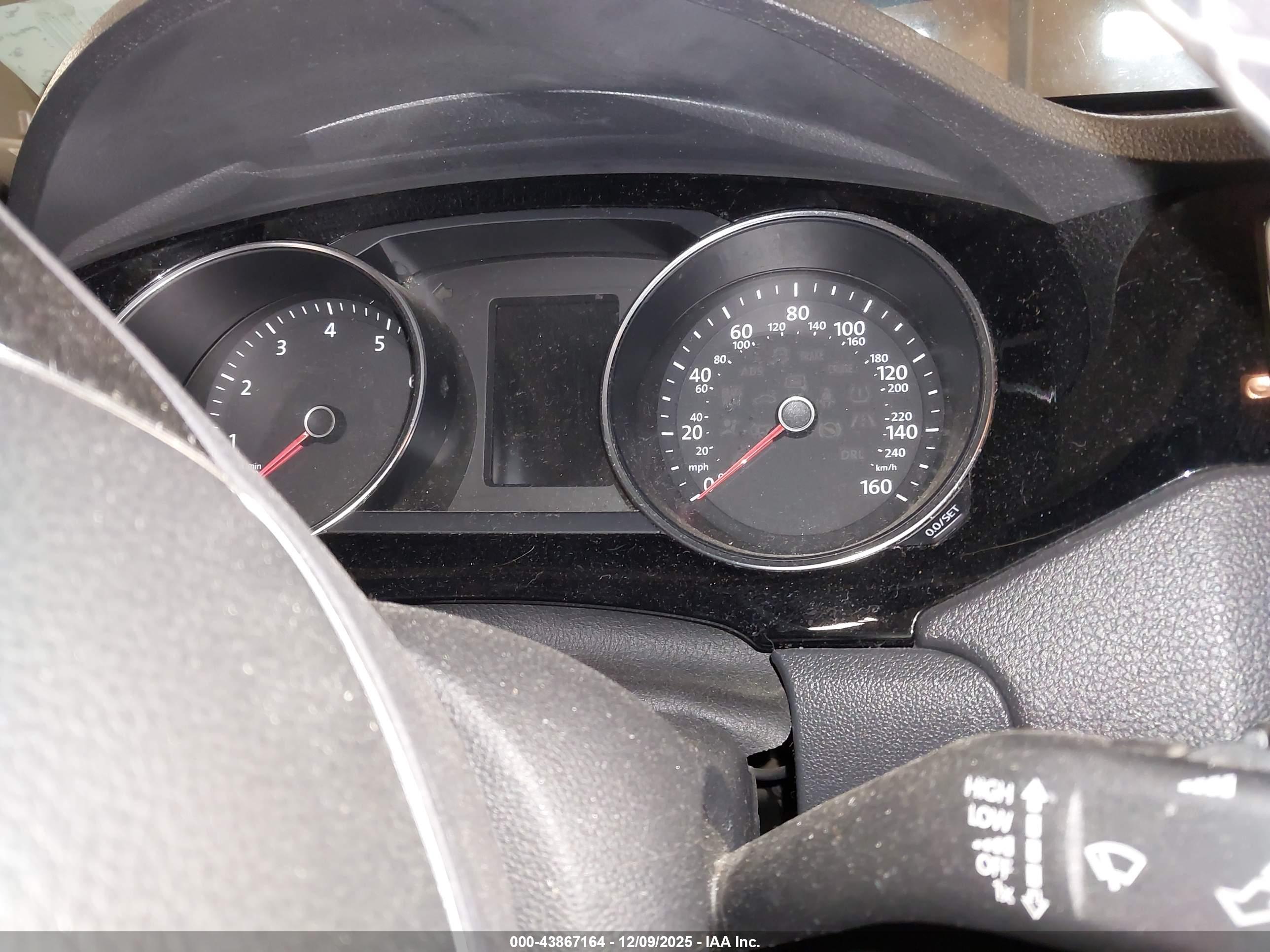 VOLKSWAGEN JETTA image 7