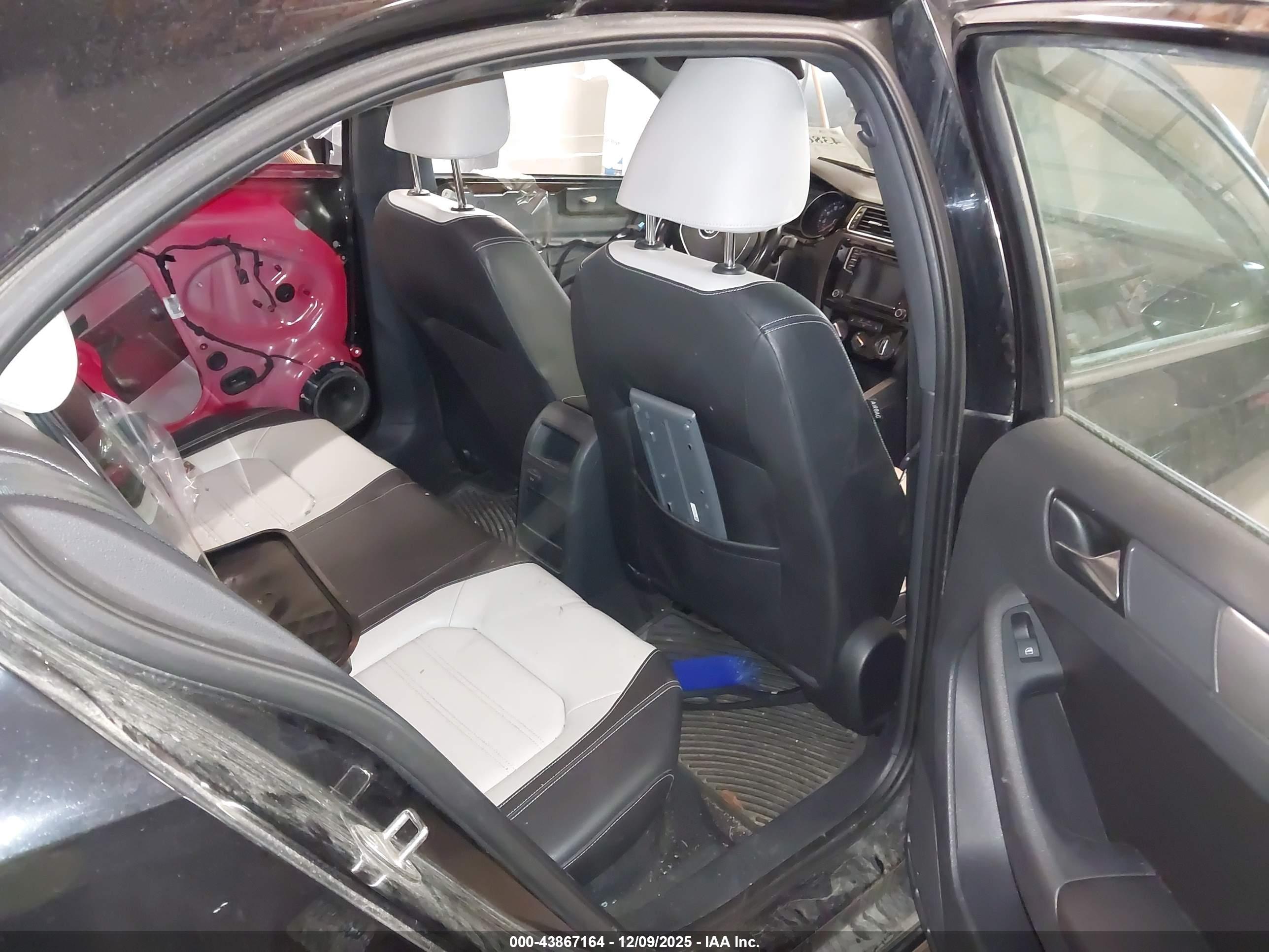 VOLKSWAGEN JETTA image 8