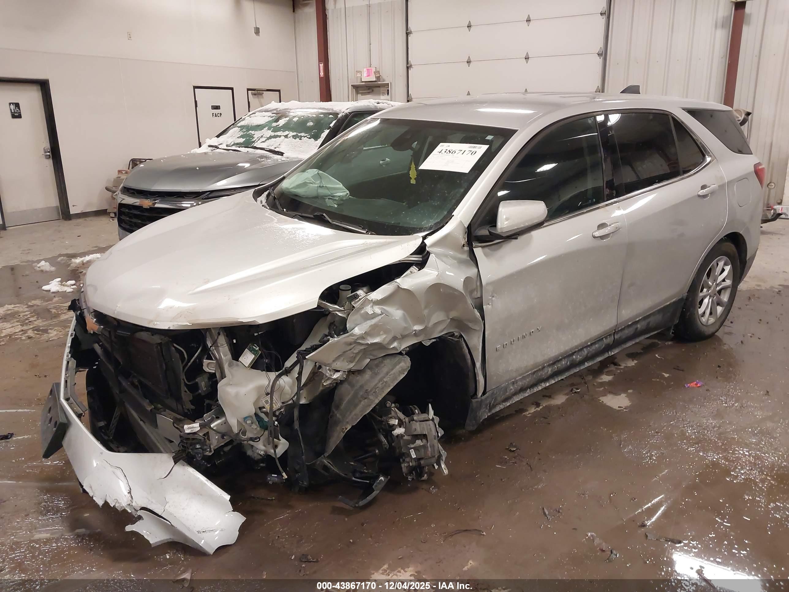 CHEVROLET EQUINOX image 2