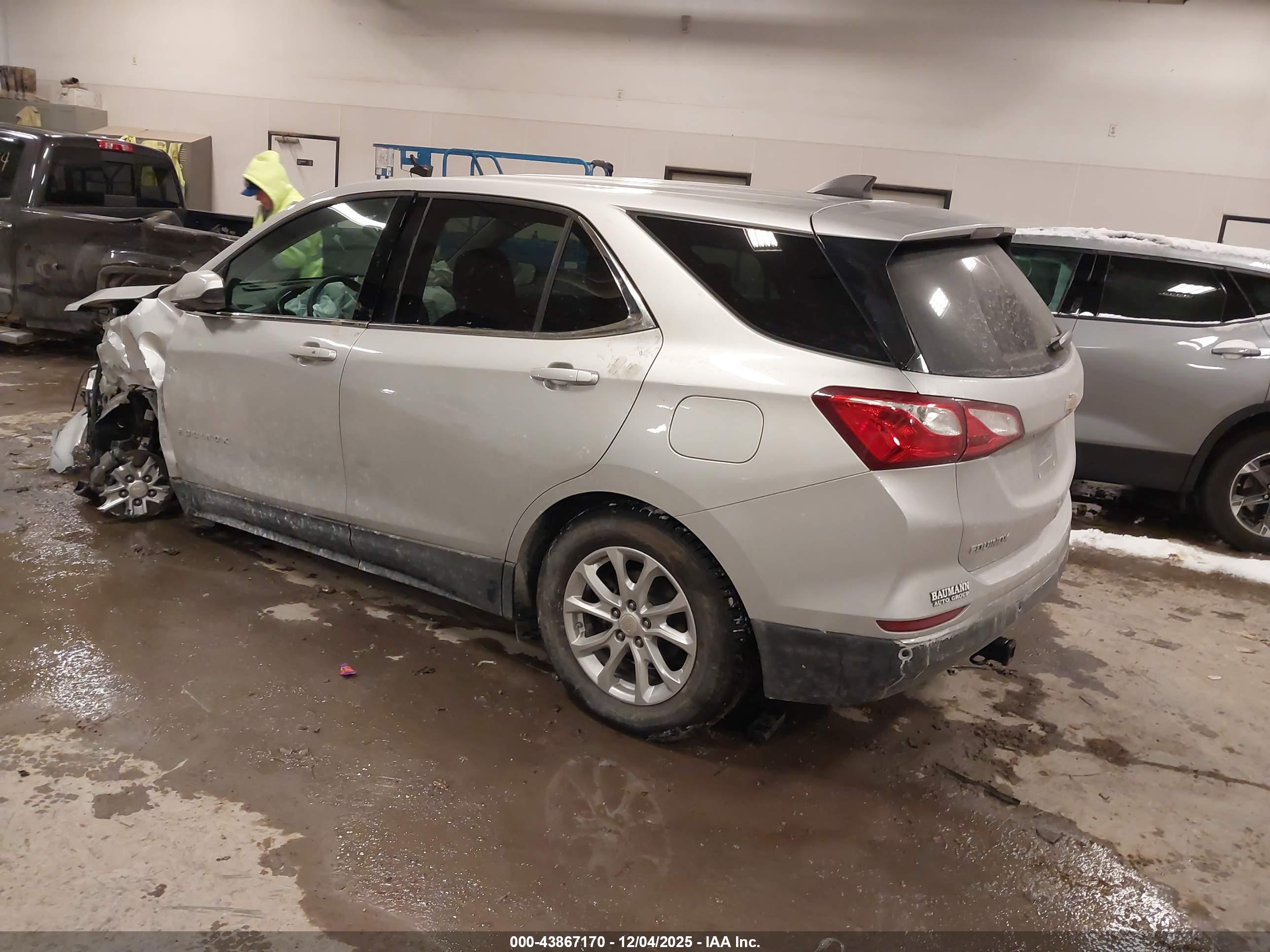 CHEVROLET EQUINOX image 3