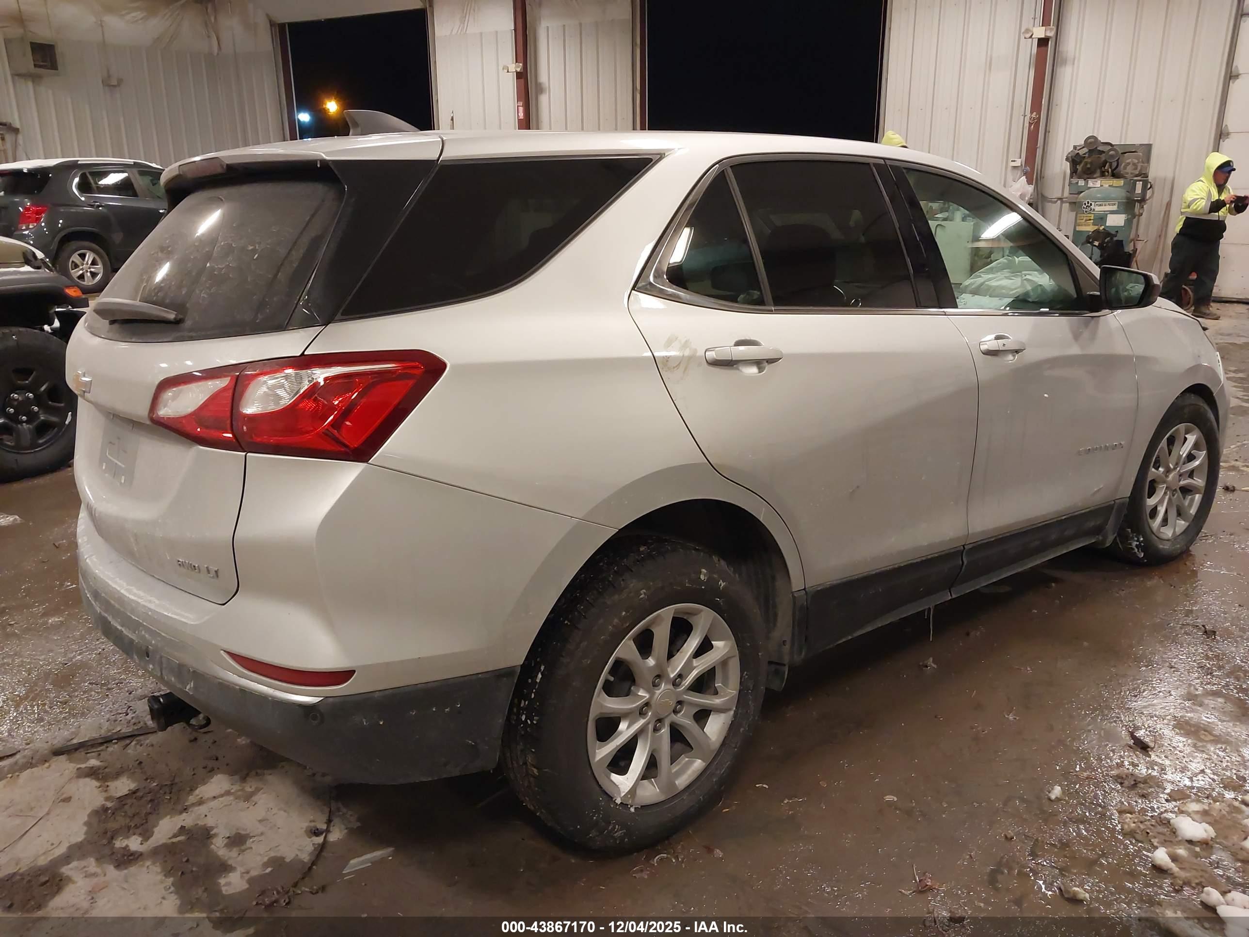 CHEVROLET EQUINOX image 4