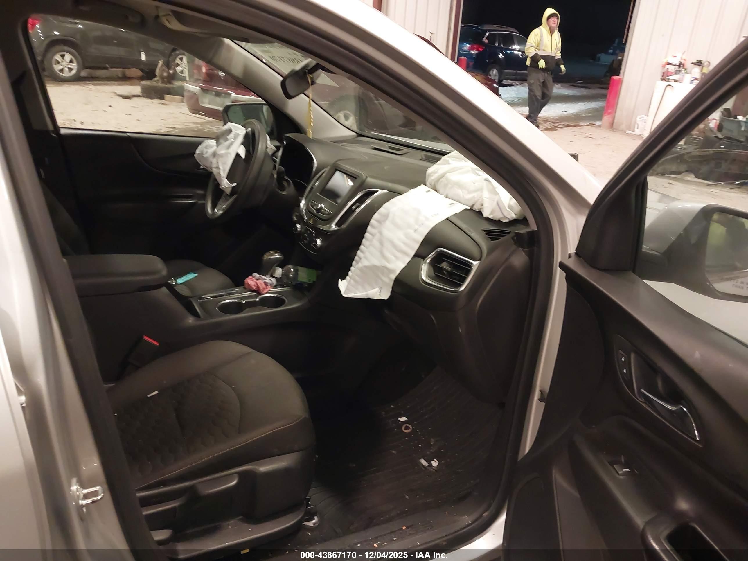 CHEVROLET EQUINOX image 5