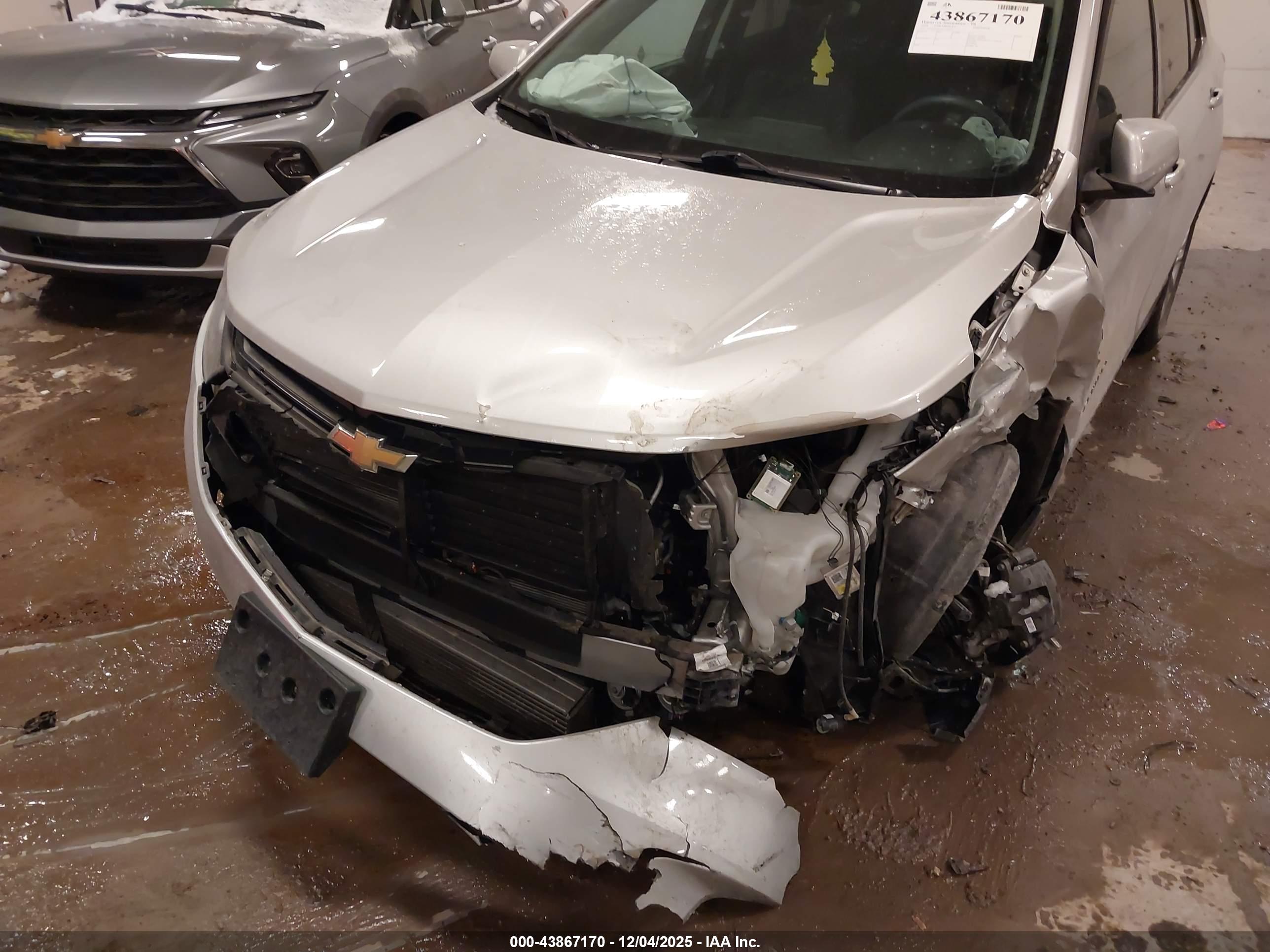 CHEVROLET EQUINOX image 6