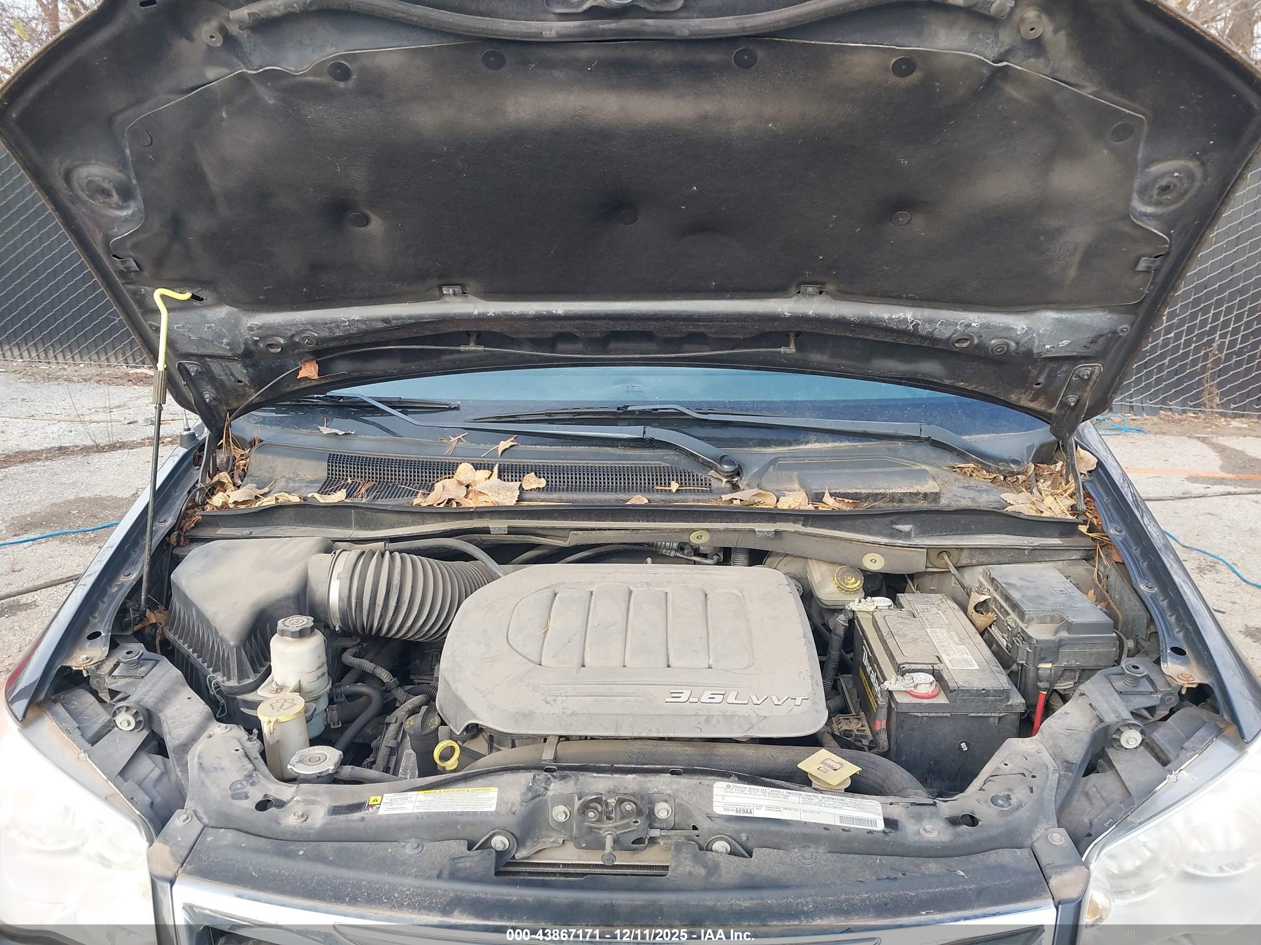 CHRYSLER TOWN image 10