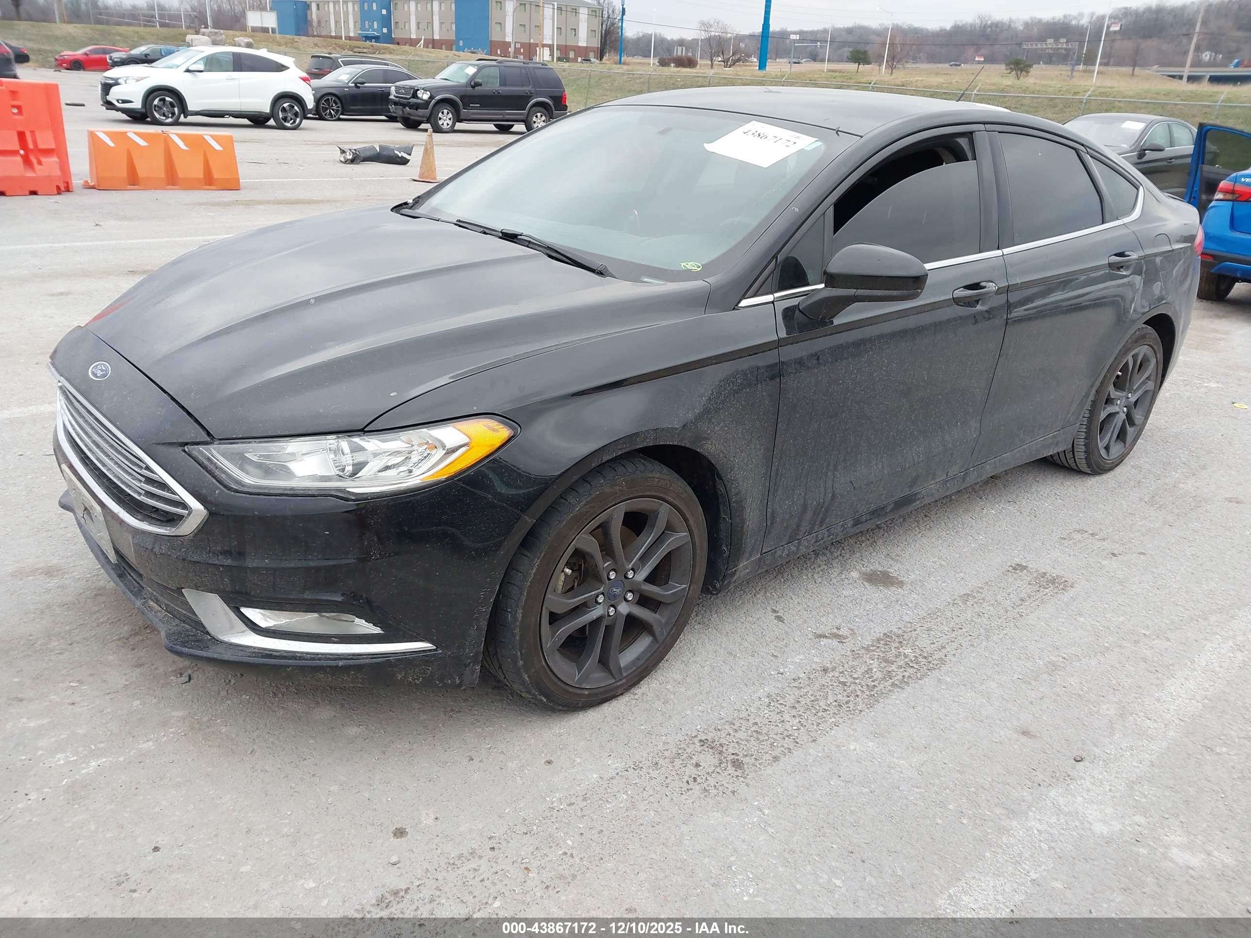 FORD FUSION image 2